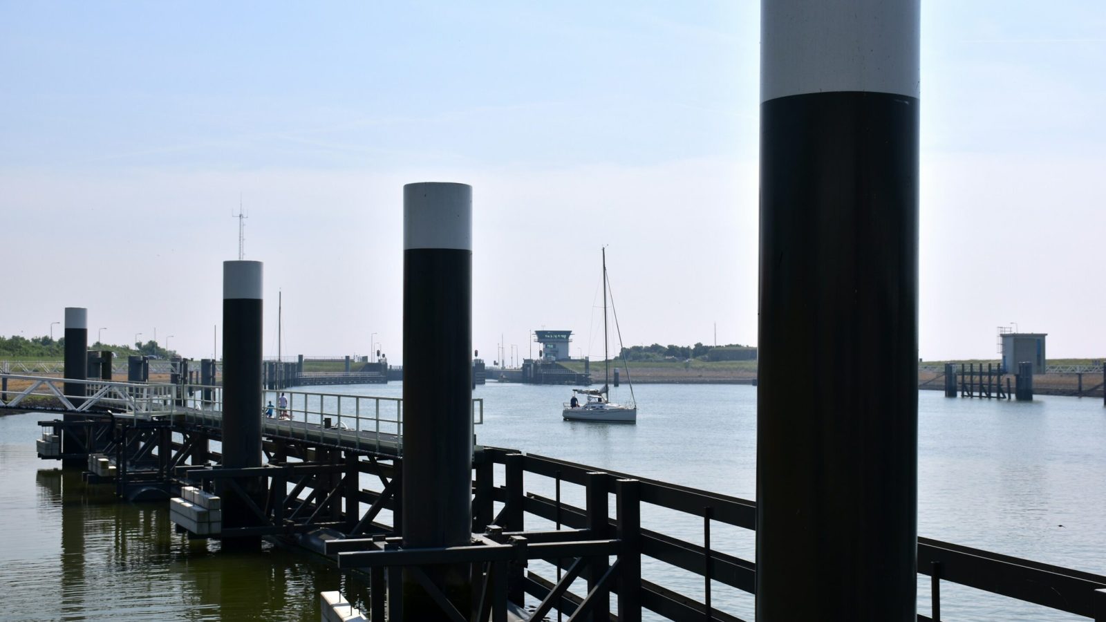 Schleusentor an einer Seeschleuse, Symbolbild