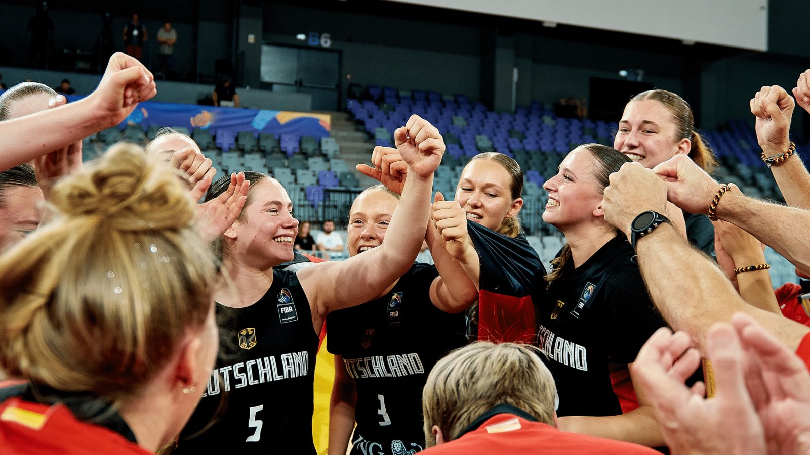 U17-Mädchen mit spannenden Gegnerinnen