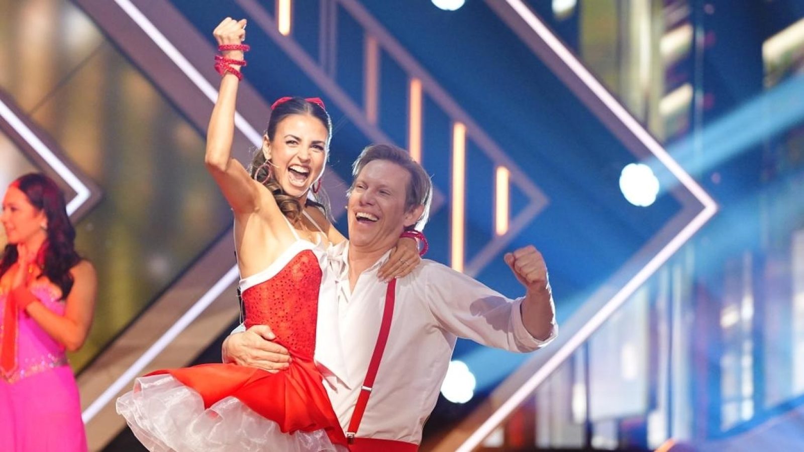 Ekaterina Leonova, Simon Gosejohann

+++ Die Verwendung des sendungsbezogenen Materials ist nur mit dem Hinweis und Verlinkung auf RTL+ gestattet. +++