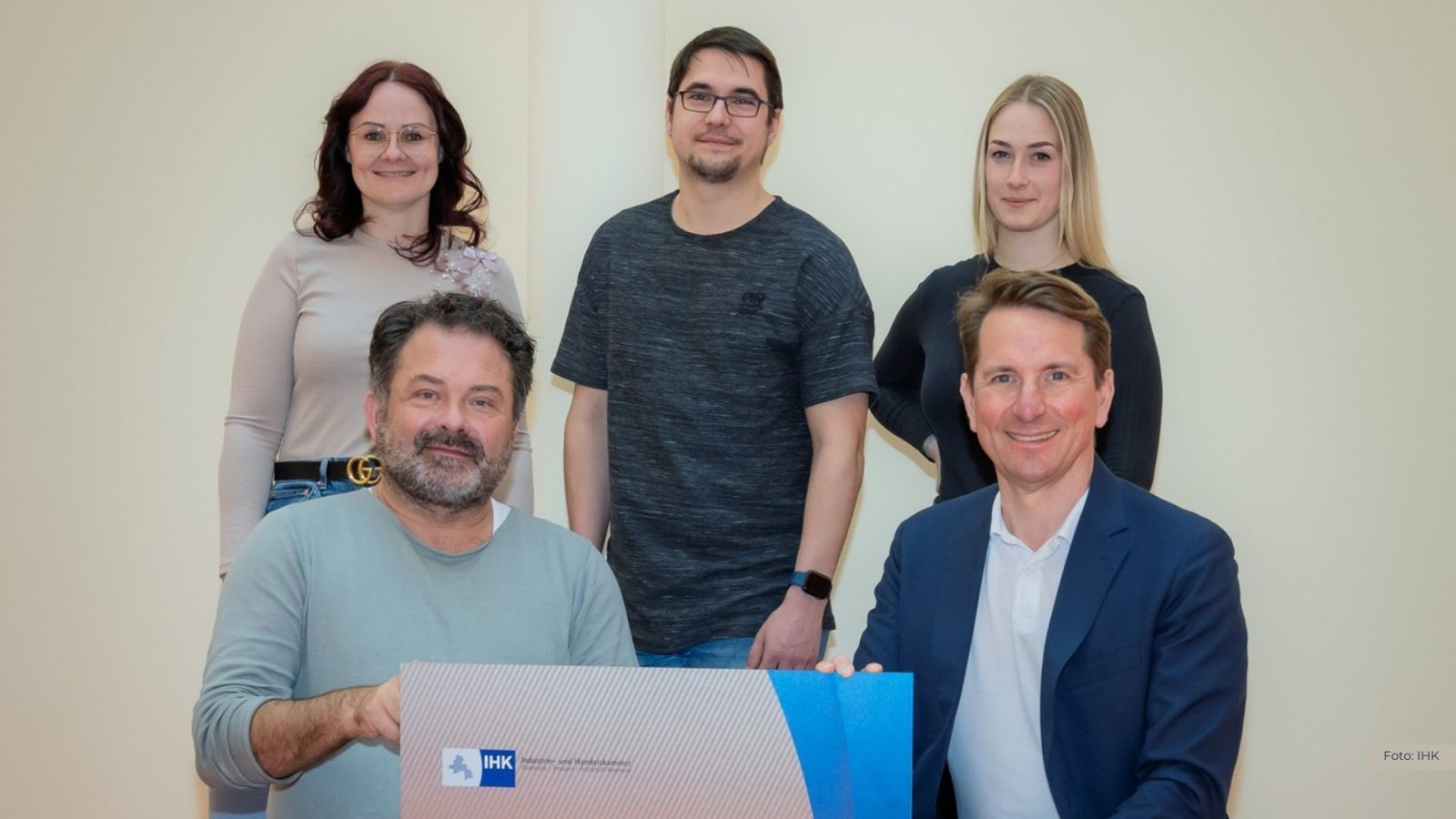 Urkundenübergabe 'TOP Ausbildung' Naber GmbH