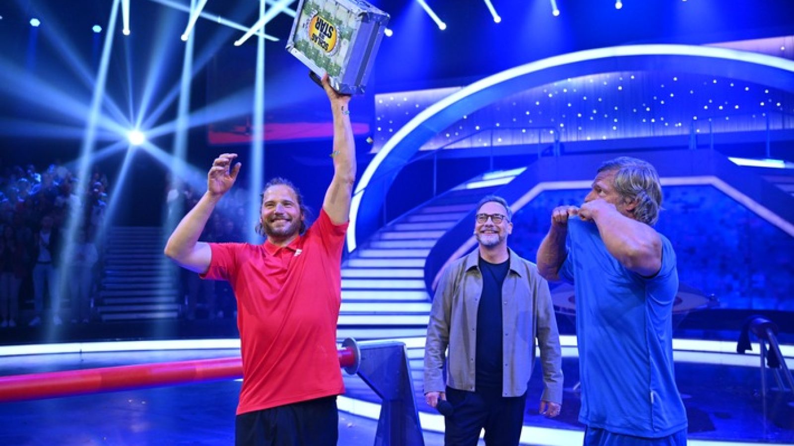 Schlag den Star
Show 101 vom 11.April 2026, 20.15 Uhr Live auf ProSieben
Foto: © Joyn/Willi Weber

Dieses Bild darf bis eine Woche nach Ausstrahlung honorarfrei fuer redaktionelle Zwecke und nur im Rahmen der Programmankuendigung verwendet werden. Spaetere Veroeffentlichungen sind nur nach Ruecksprache und ausdruecklicher Genehmigung der Seven.One Entertainment Group GmbH moeglich. Nicht fuer EPG! Verwendung nur mit vollstaendigem Copyrightvermerk. Das Foto darf nicht veraendert, bearbeitet und nur im Ganzen verwendet werden. Es darf nicht archiviert werden. Es darf nicht an Dritte weitergeleitet werden. Bei Fragen: foto@seven.one Voraussetzung fuer die Verwendung dieser Programmdaten ist die Zustimmung zu den Allgemeinen Geschaeftsbedingungen der Presselounges der Sender der Seven.One Entertainment Group GmbH. / Weiterer Text über ots und www.presseportal.de/nr/25171 / Die Verwendung dieses Bildes für redaktionelle Zwecke ist unter Beachtung aller mitgeteilten Nutzungsbedingungen zulässig und dann auch honorarfrei. Veröffentlichung ausschließlich mit Bildrechte-Hinweis.