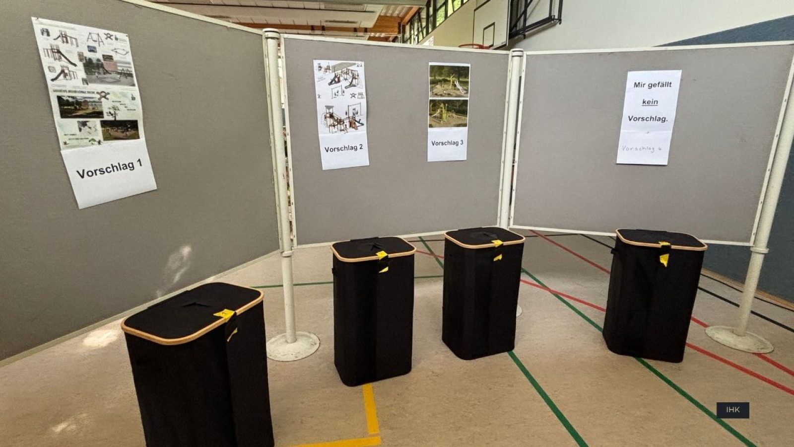 Wahlurne bei der Kommunalwahl in Niedersachsen (Symbolbild)