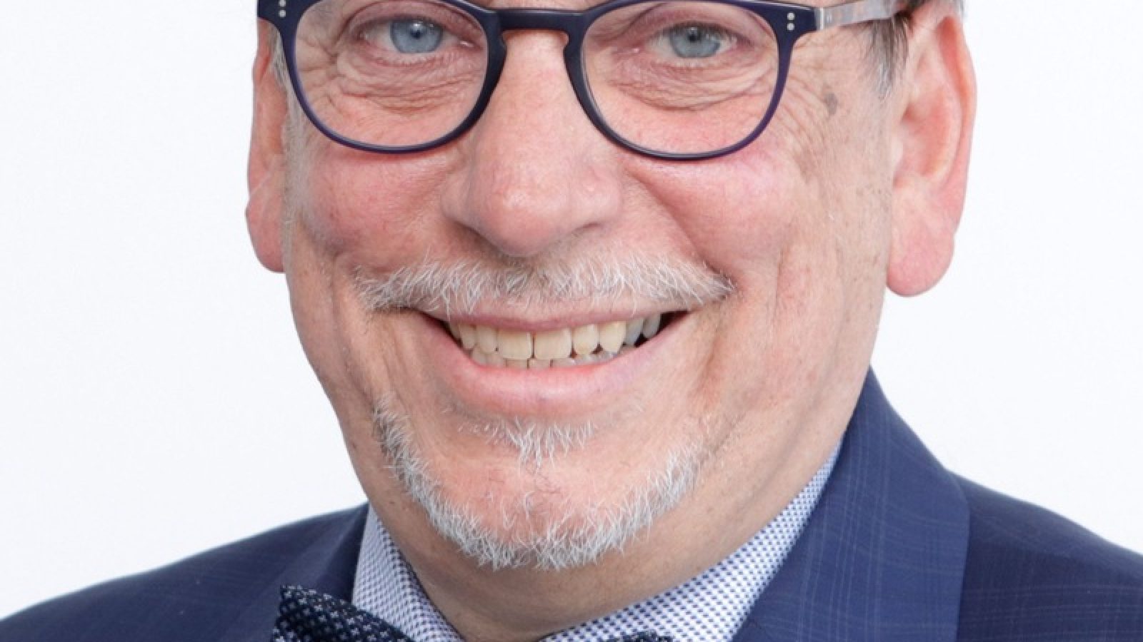 "Die meisten Leistungserbringer rechnen korrekt ab. Aber schon einige wenige schwarze Schafe können ein schlechtes Licht auf den gesamten Leistungsbereich werfen", sagt Dr. Jürgen Mosler, Leiter des Fachbereichs Bekämpfung von Fehlverhalten im Gesundheitswesen bei der AOK NordWest. / Weiterer Text über ots und www.presseportal.de/nr/73028 / Die Verwendung dieses Bildes für redaktionelle Zwecke ist unter Beachtung aller mitgeteilten Nutzungsbedingungen zulässig und dann auch honorarfrei. Veröffentlichung ausschließlich mit Bildrechte-Hinweis.