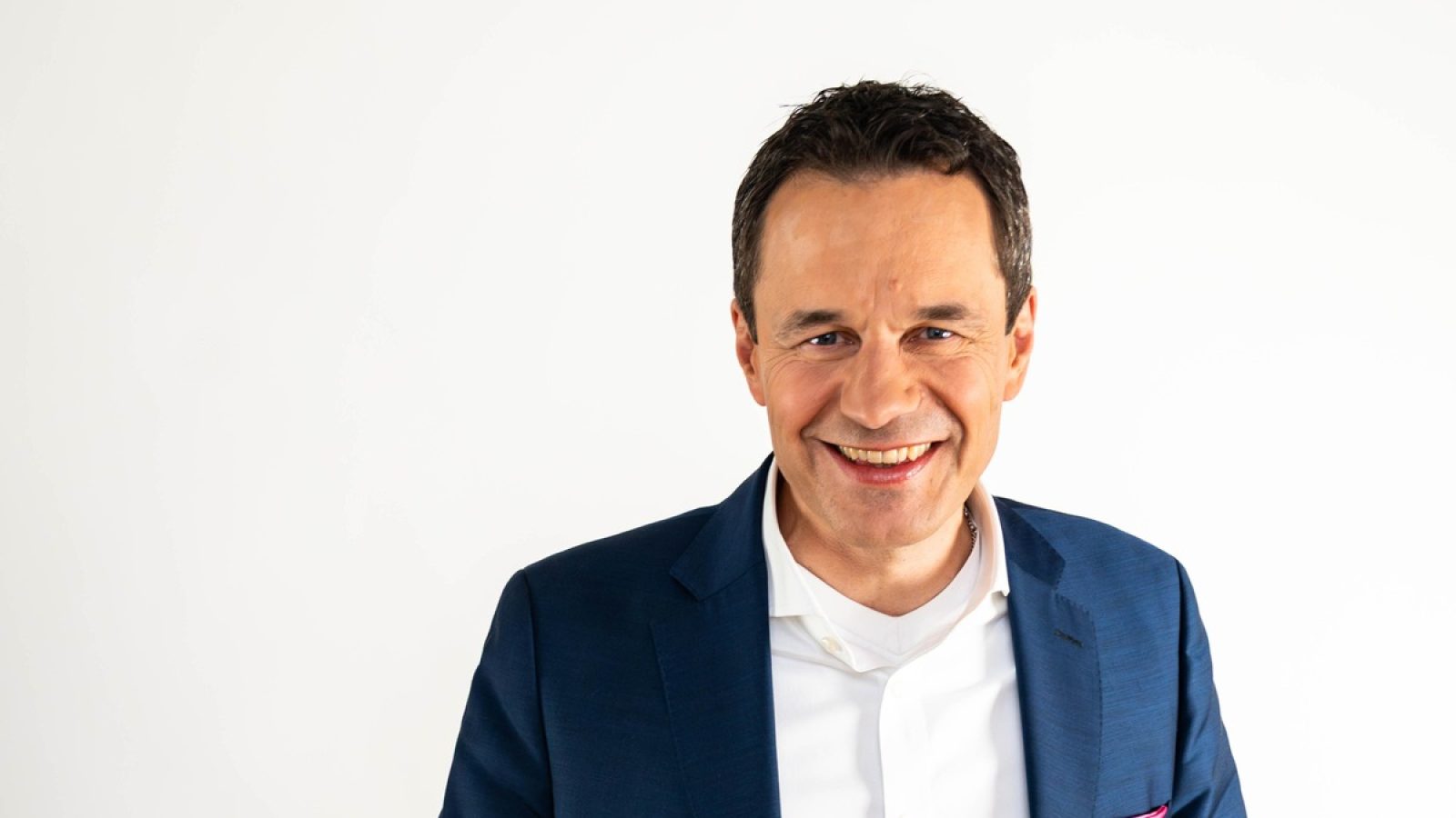 Stefan Lutz, Managing Partner und CRO von AdEx Partners: "Diese weitere Auszeichnung freut uns wirklich sehr. Sie bestätigt unsere Rolle als Trusted Advisor für komplexe Business-Transformationen." / Weiterer Text über ots und www.presseportal.de/nr/179971 / Die Verwendung dieses Bildes für redaktionelle Zwecke ist unter Beachtung aller mitgeteilten Nutzungsbedingungen zulässig und dann auch honorarfrei. Veröffentlichung ausschließlich mit Bildrechte-Hinweis.