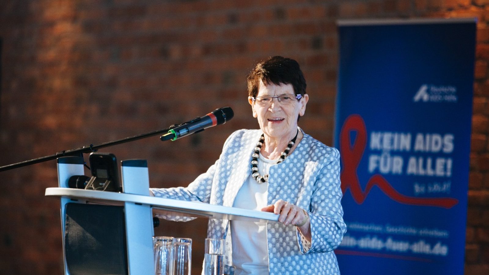 Rita Süssmuth beim Auftakt der Kampagne "Kein Aids für alle!" der Deutschen Aidshilfe 2017 in Berlin / Weiterer Text über ots und www.presseportal.de/nr/14407 / Die Verwendung dieses Bildes für redaktionelle Zwecke ist unter Beachtung aller mitgeteilten Nutzungsbedingungen zulässig und dann auch honorarfrei. Veröffentlichung ausschließlich mit Bildrechte-Hinweis.