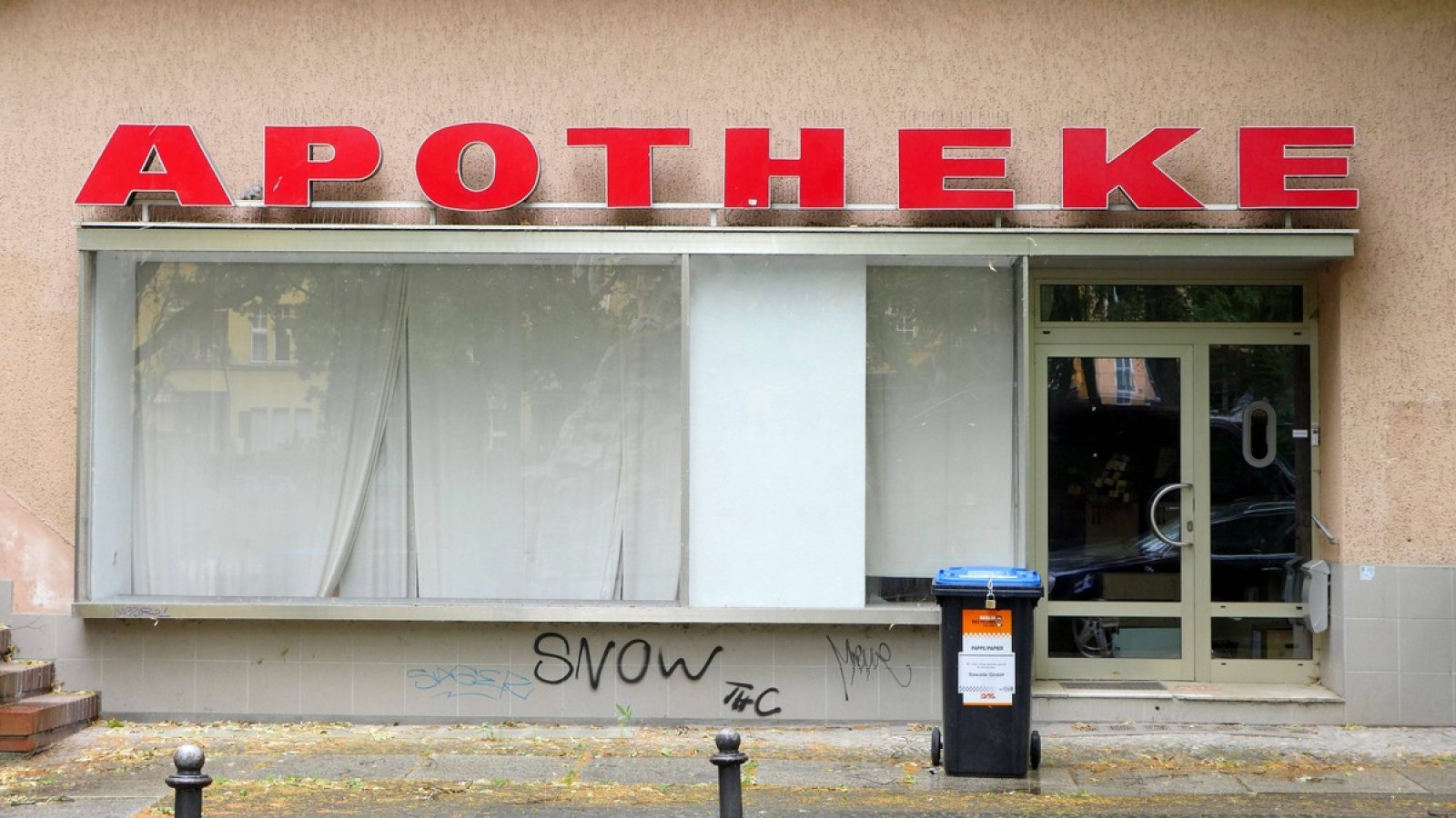 Apothekenrückgang setzt sich fort: In Nordrhein sank die Zahl 2025 um 43 auf 1.897 Betriebe - bundesweit sank die Zahl um 440 auf 16.601 Apotheken. / Weiterer Text über ots und www.presseportal.de/nr/15266 / Die Verwendung dieses Bildes für redaktionelle Zwecke ist unter Beachtung aller mitgeteilten Nutzungsbedingungen zulässig und dann auch honorarfrei. Veröffentlichung ausschließlich mit Bildrechte-Hinweis.