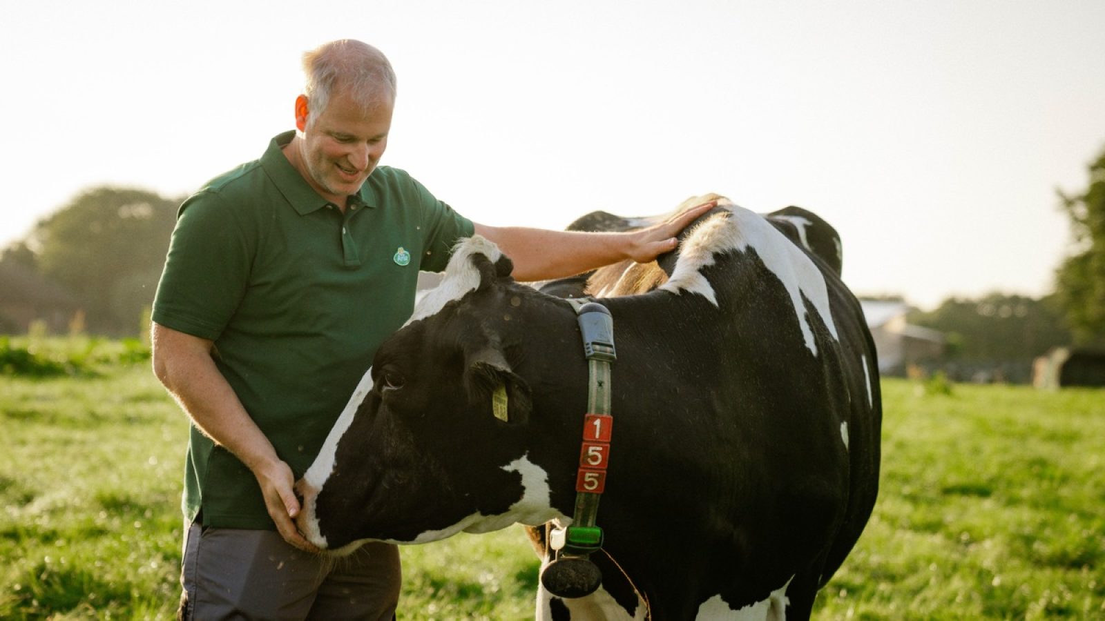 Arla-Landwirt aus Schleswig-Holstein / Weiterer Text über ots und www.presseportal.de/nr/52221 / Die Verwendung dieses Bildes für redaktionelle Zwecke ist unter Beachtung aller mitgeteilten Nutzungsbedingungen zulässig und dann auch honorarfrei. Veröffentlichung ausschließlich mit Bildrechte-Hinweis.