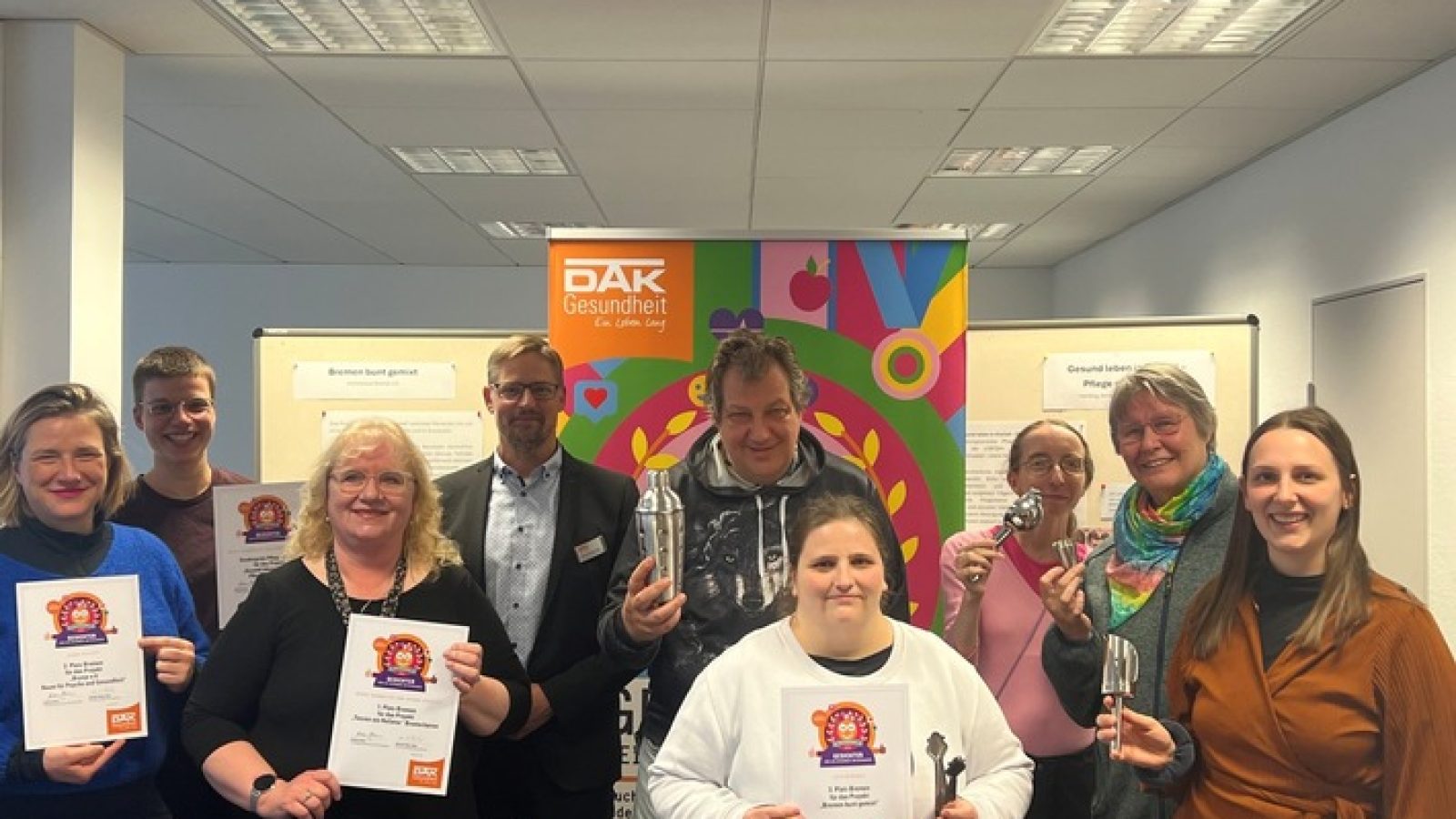 alle Sigerinnen und Sieger - v.l.n.r.: Janna Rohloff, Hannah Burgmeier, Ingrid Dammeyer, Michel-Niklas Rühe, Thomas Ekelmann, Jennifer Gendritzki, Ramona Bauermann-Meyer, Petra Schürer, Luca Beranek