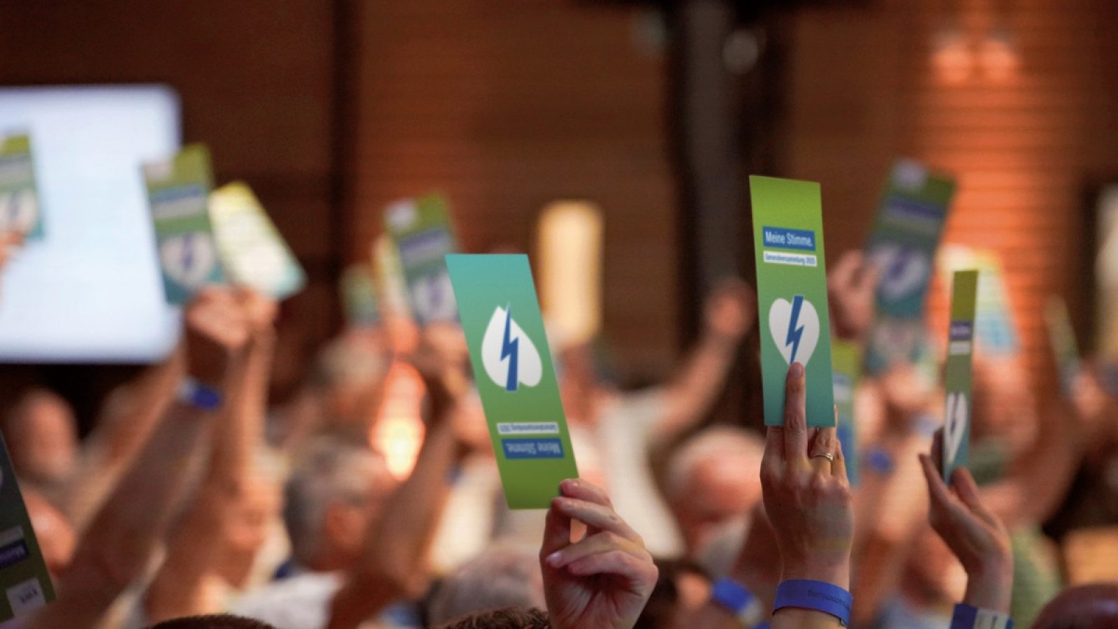 Gelebte Demokratie: In Genossenschaften hat jedes Mitglied nur eine Stimme, unabhängig von der Anzahl der Anteile. / Weiterer Text über ots und www.presseportal.de/nr/177921 / Die Verwendung dieses Bildes für redaktionelle Zwecke ist unter Beachtung aller mitgeteilten Nutzungsbedingungen zulässig und dann auch honorarfrei. Veröffentlichung ausschließlich mit Bildrechte-Hinweis.