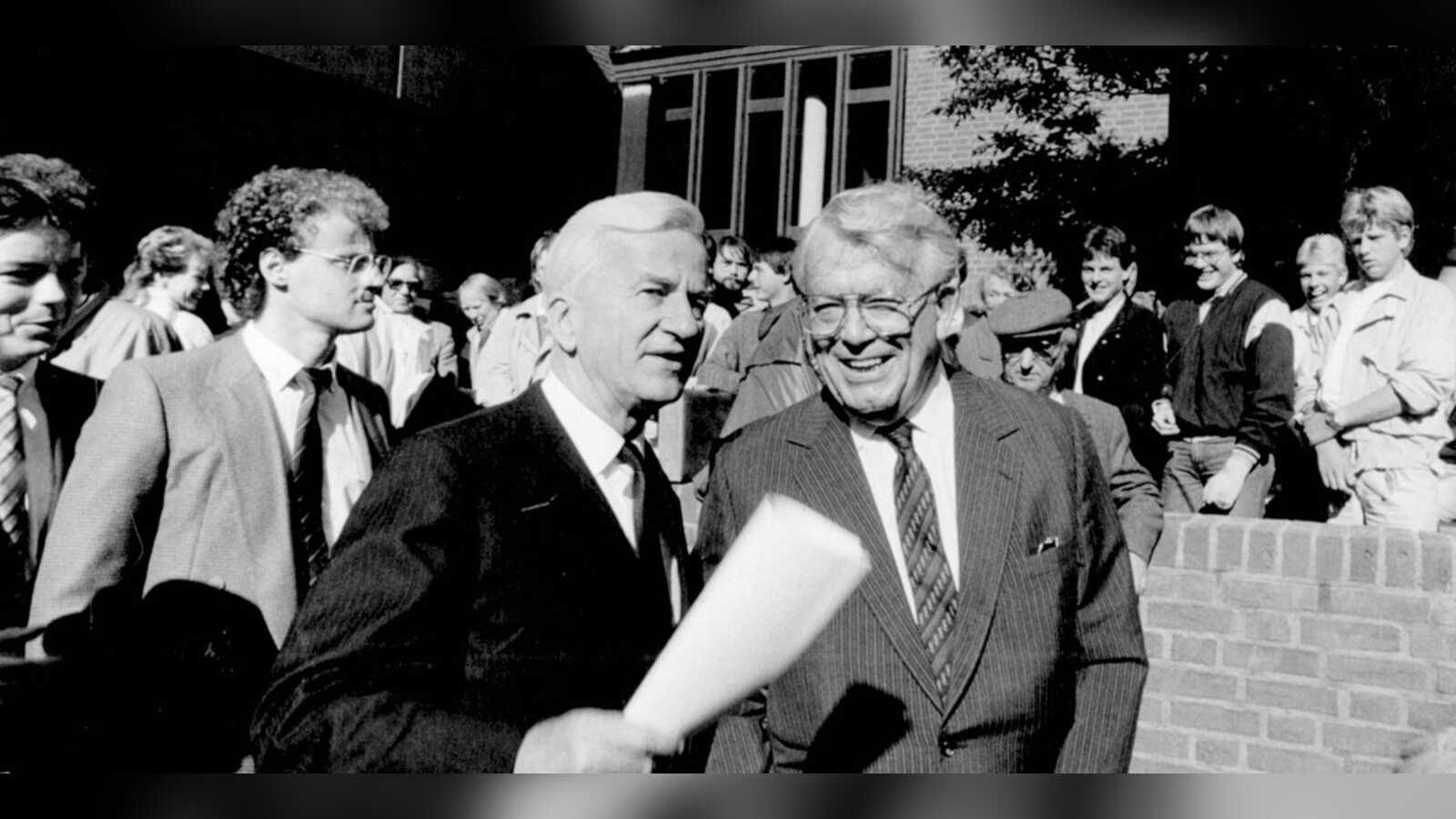 Henri Nannen mit Bundespräsident Richard von Weizsäcker bei der Eröffnung der Kunsthalle Emden 1986