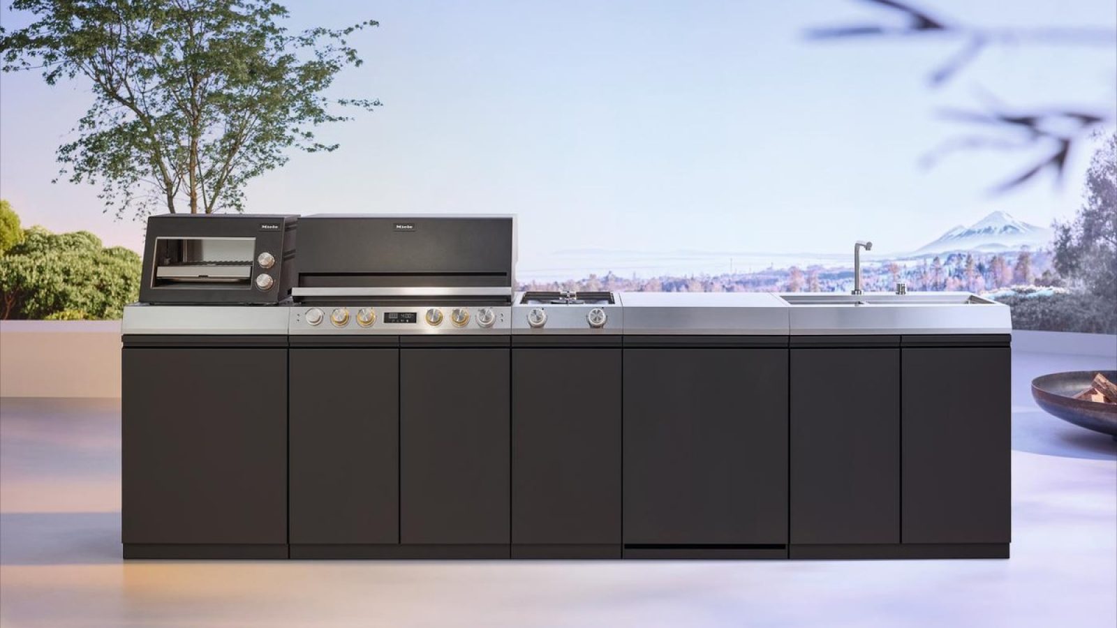 Foto 1: Mit der Outdoor-Küche "Dreams" überträgt Miele seine langjährige Expertise im Küchensektor erstmals in den Außenbereich.  Hochwertige Materialien, zeitloses Design und fortschrittliche Technik zeichnen das Ensemble aus. (Foto: Miele) / Weiterer Text über ots und www.presseportal.de/nr/23907 / Die Verwendung dieses Bildes für redaktionelle Zwecke ist unter Beachtung aller mitgeteilten Nutzungsbedingungen zulässig und dann auch honorarfrei. Veröffentlichung ausschließlich mit Bildrechte-Hinweis.