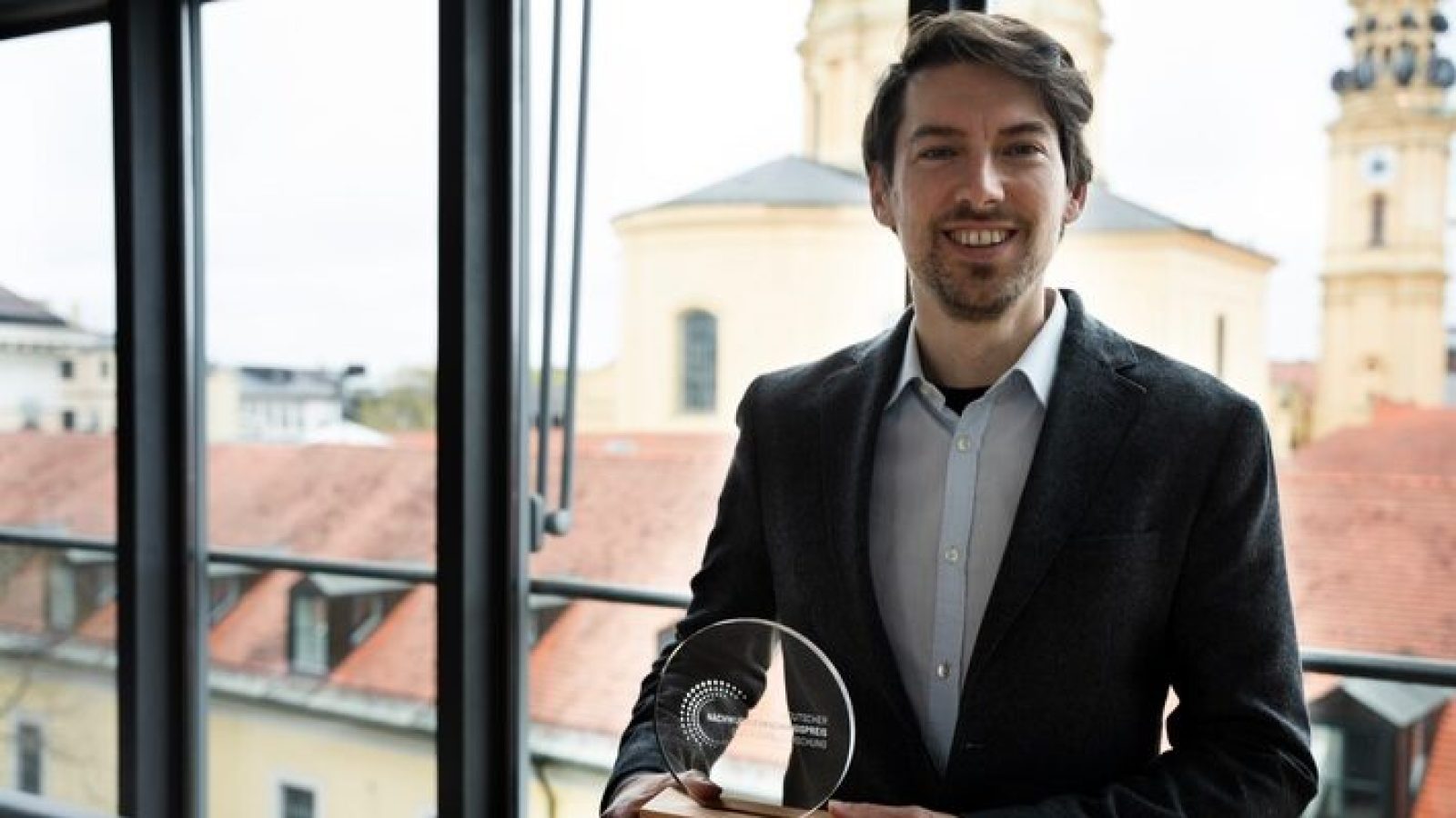 Deutsche Stiftung Glücksspielforschung verleiht Nachwuchsforschungspreis  2026 an Verhaltensökonomen Sebastion O. Schneider / Weiterer Text über ots und www.presseportal.de/nr/182226 / Die Verwendung dieses Bildes für redaktionelle Zwecke ist unter Beachtung aller mitgeteilten Nutzungsbedingungen zulässig und dann auch honorarfrei. Veröffentlichung ausschließlich mit Bildrechte-Hinweis.