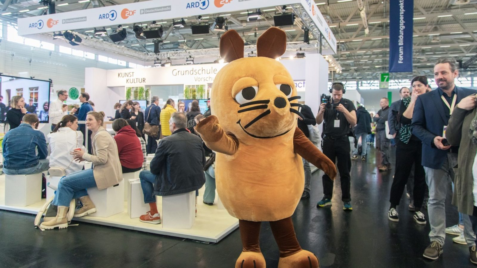 Didacta / Weiterer Text über ots und www.presseportal.de/nr/29876 / Die Verwendung dieses Bildes für redaktionelle Zwecke ist unter Beachtung aller mitgeteilten Nutzungsbedingungen zulässig und dann auch honorarfrei. Veröffentlichung ausschließlich mit Bildrechte-Hinweis.