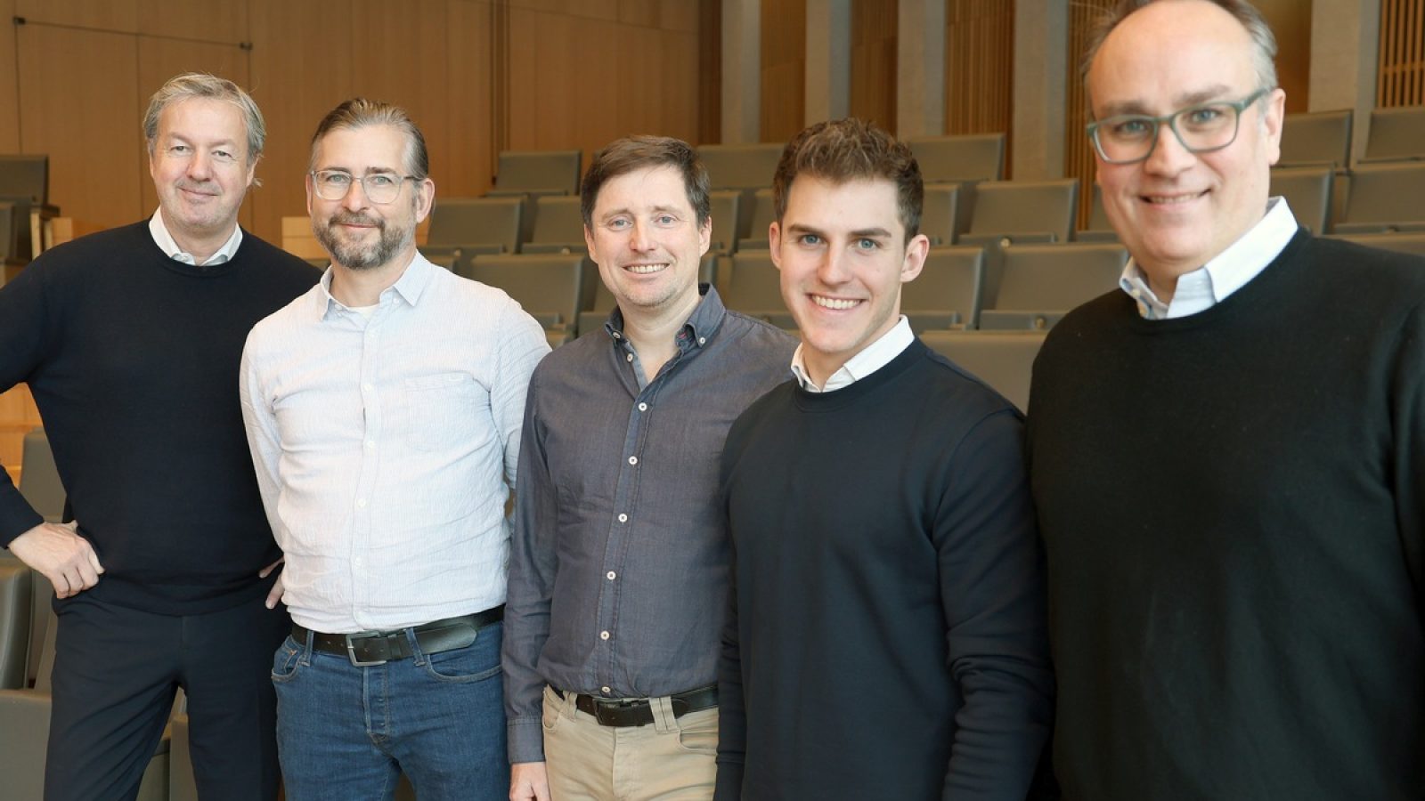 Von links nach rechts: Andreas Arntzen (CEO Wort & Bild Verlagsgruppe), Patrick Hammer (Co-Founder und CEO von BodyFast), Matthias Schmeißer (Co-Founder und CTO von BodyFast), Kai Langohr (Geschäftsführer Isartal Ventures), Falk H. Mikley (Geschäftsführer Isartal Health Media). Die Verwendung dieses Bildes ist für redaktionelle Zwecke bis zum 20.01.2029 zulässig, jedoch ausschließlich mit Bezug auf die ursprüngliche Meldung und nur mit vollständigem Bildrechtehinweis. / Weiterer Text über ots und www.presseportal.de/nr/52139 / Die Verwendung dieses Bildes für redaktionelle Zwecke ist unter Beachtung aller mitgeteilten Nutzungsbedingungen zulässig und dann auch honorarfrei. Veröffentlichung ausschließlich mit Bildrechte-Hinweis.