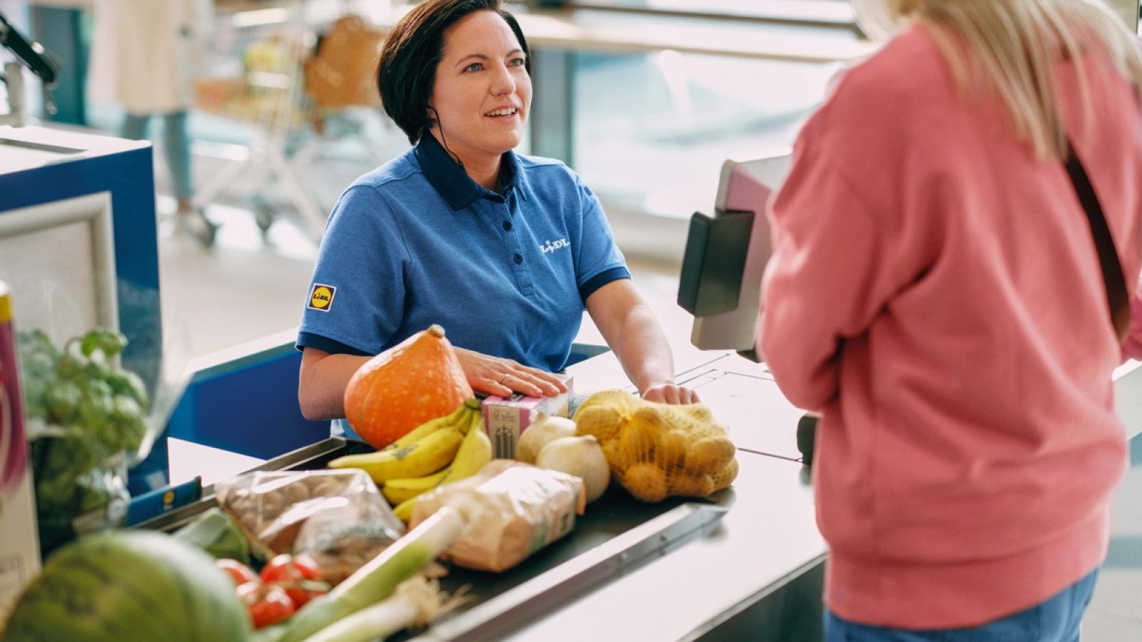 Lidl ist von den Kunden zum beliebtesten Discounter in Deutschland gewählt worden. / Weiterer Text über ots und www.presseportal.de/nr/58227 / Die Verwendung dieses Bildes für redaktionelle Zwecke ist unter Beachtung aller mitgeteilten Nutzungsbedingungen zulässig und dann auch honorarfrei. Veröffentlichung ausschließlich mit Bildrechte-Hinweis.