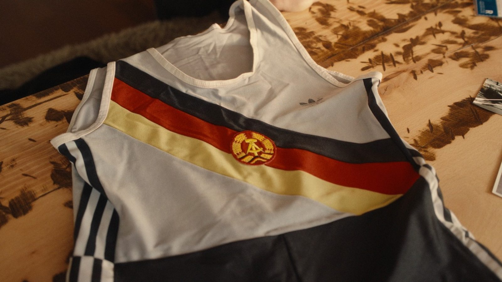 Ein Ruder-Trikot von Kathrin Boron. / Weiterer Text über ots und www.presseportal.de/nr/7880 / Die Verwendung dieses Bildes für redaktionelle Zwecke ist unter Beachtung aller mitgeteilten Nutzungsbedingungen zulässig und dann auch honorarfrei. Veröffentlichung ausschließlich mit Bildrechte-Hinweis.