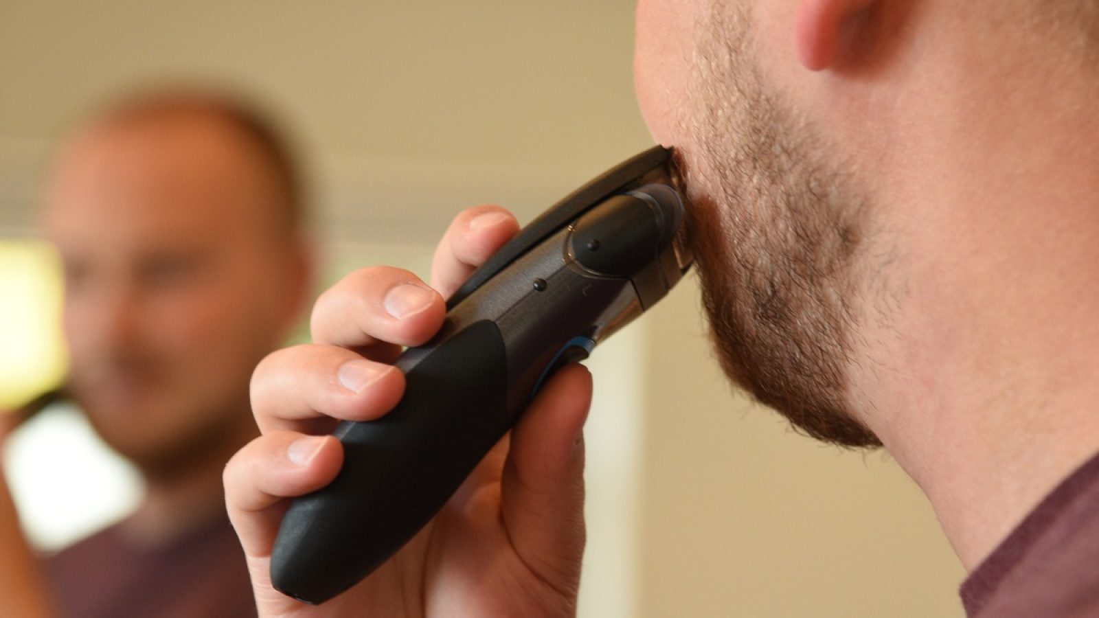 Was beim Kauf und Gebrauch eines elektrischen Rasierers zählt. / Weiterer Text über ots und www.presseportal.de/nr/38406 / Die Verwendung dieses Bildes für redaktionelle Zwecke ist unter Beachtung aller mitgeteilten Nutzungsbedingungen zulässig und dann auch honorarfrei. Veröffentlichung ausschließlich mit Bildrechte-Hinweis.