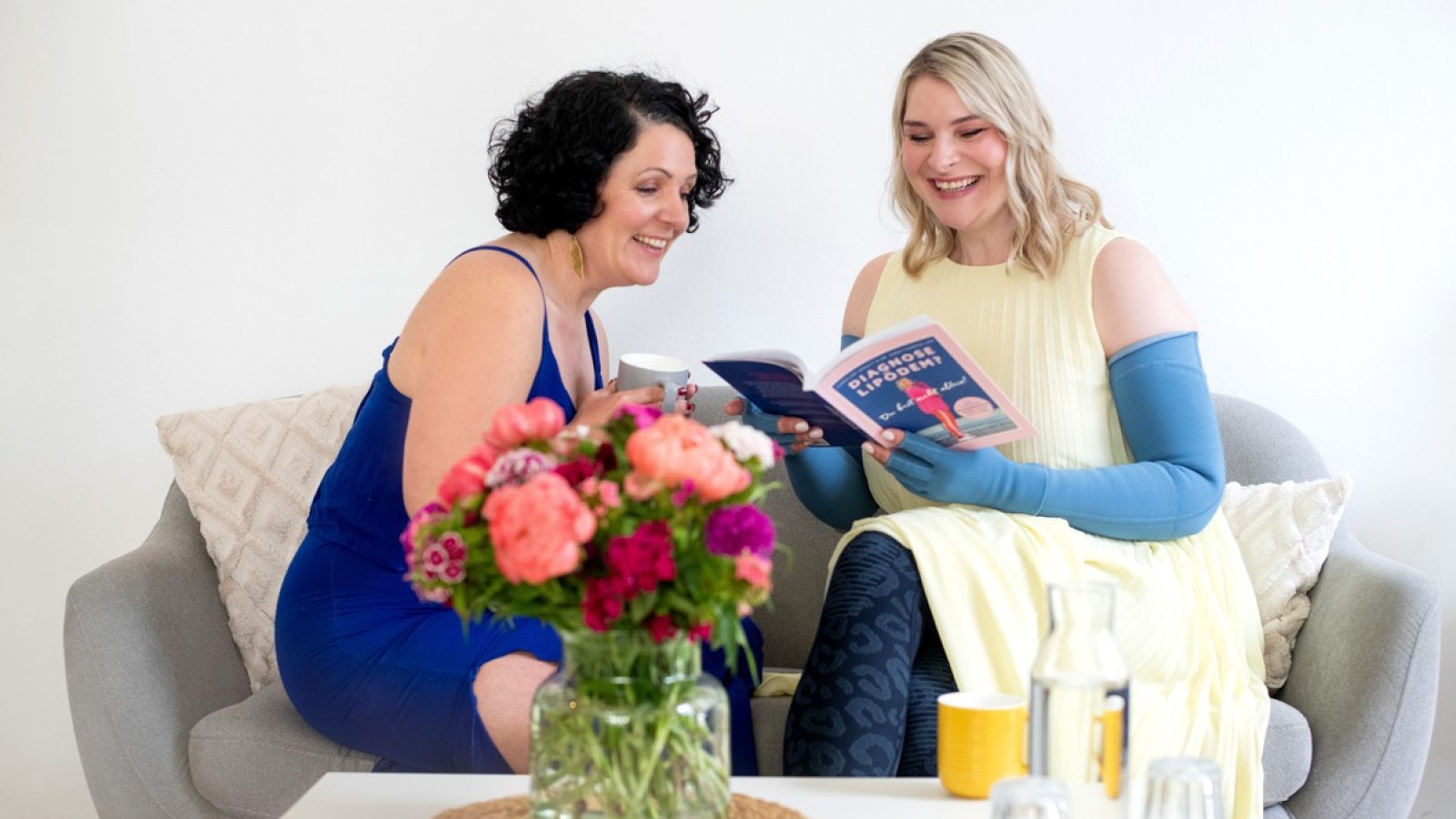 Im Februar 2026 haben Lipödem-Patientin Caroline Sprott und Therapeutin Marianne Jouanneaux ihr erstes gemeinsames Buch "Emotional frei mit Lipödem" auf den Markt gebracht. Darin beleuchten sie Themen wie Scham, Selbstzweifel und Angst vor dem Fortschreiten der Erkrankung. Übungen und Worksheets unterstützen auf dem Weg zu einem selbstbestimmten, erfüllten Leben mit Lipödem. / Weiterer Text über ots und www.presseportal.de/nr/23931 / Die Verwendung dieses Bildes für redaktionelle Zwecke ist unter Beachtung aller mitgeteilten Nutzungsbedingungen zulässig und dann auch honorarfrei. Veröffentlichung ausschließlich mit Bildrechte-Hinweis.