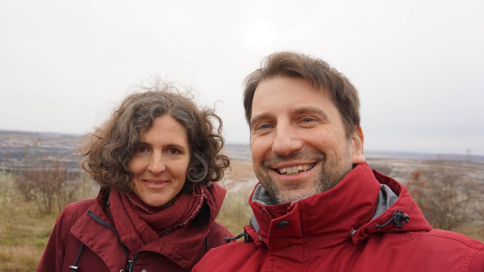 Podcast "Tschüss Kohle, Hallo Zukunft!" In einer Langzeit-Betrachtung dokumentiert MDR AKTUELL die Energiewende und den damit einhergehenden Strukturwandel in den mitteldeutschen Braunkohle-Regionen. Die Reporterin Britta Veltzke und der Wirtschaftsjournalist Ralf Geißler reisen dafür regelmäßig mit dem Mikrofon in die Region. / Weiterer Text über ots und www.presseportal.de/nr/7880 / Die Verwendung dieses Bildes für redaktionelle Zwecke ist unter Beachtung aller mitgeteilten Nutzungsbedingungen zulässig und dann auch honorarfrei. Veröffentlichung ausschließlich mit Bildrechte-Hinweis.