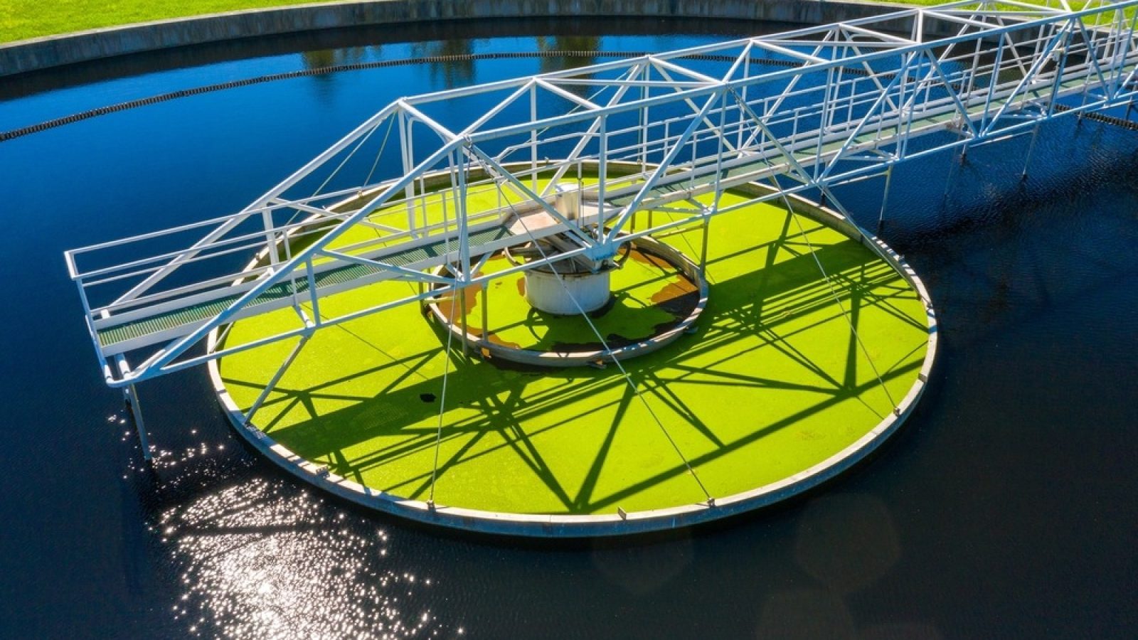 Kommission unterschätzt Kosten der Herstellerverantwortung massiv (Foto: ©BPI/Shutterstock_Kletr).

Hinweis: Die Verwendung des Fotos ist unter der Quellenangabe BPI/Shutterstock_Kletr und in Verbindung mit der Pressemeldung honorarfrei. / Weiterer Text über ots und www.presseportal.de/nr/21085 / Die Verwendung dieses Bildes für redaktionelle Zwecke ist unter Beachtung aller mitgeteilten Nutzungsbedingungen zulässig und dann auch honorarfrei. Veröffentlichung ausschließlich mit Bildrechte-Hinweis.