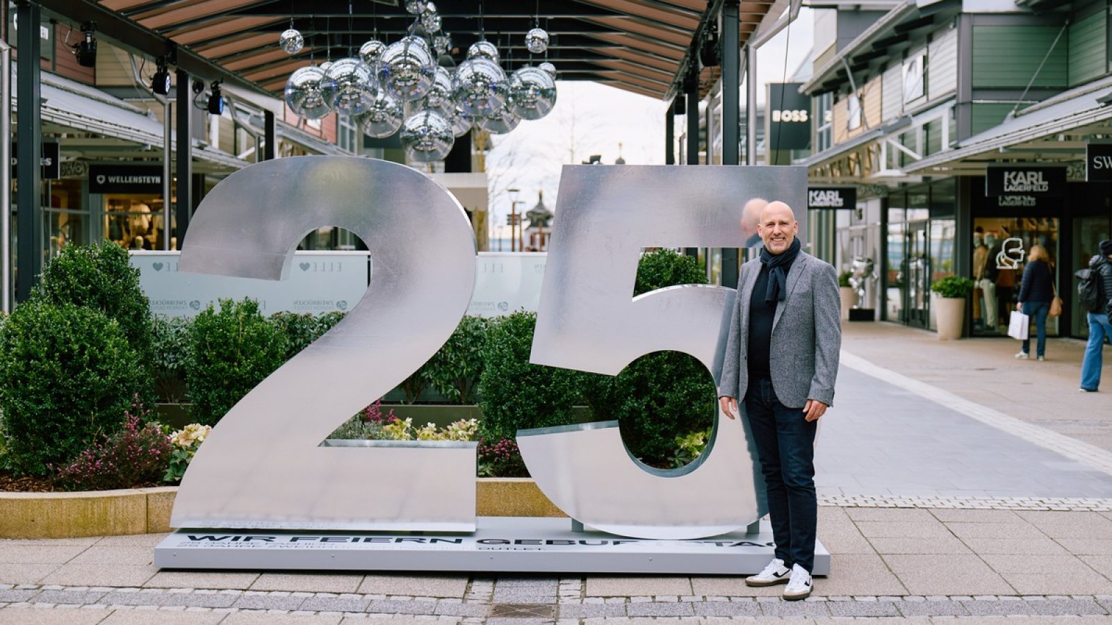 Center Director Uli Nölkensmeier zum 25. Jubiläum des Zweibrücken Fashion Outlet / Weiterer Text über ots und www.presseportal.de/nr/182176 / Die Verwendung dieses Bildes für redaktionelle Zwecke ist unter Beachtung aller mitgeteilten Nutzungsbedingungen zulässig und dann auch honorarfrei. Veröffentlichung ausschließlich mit Bildrechte-Hinweis.