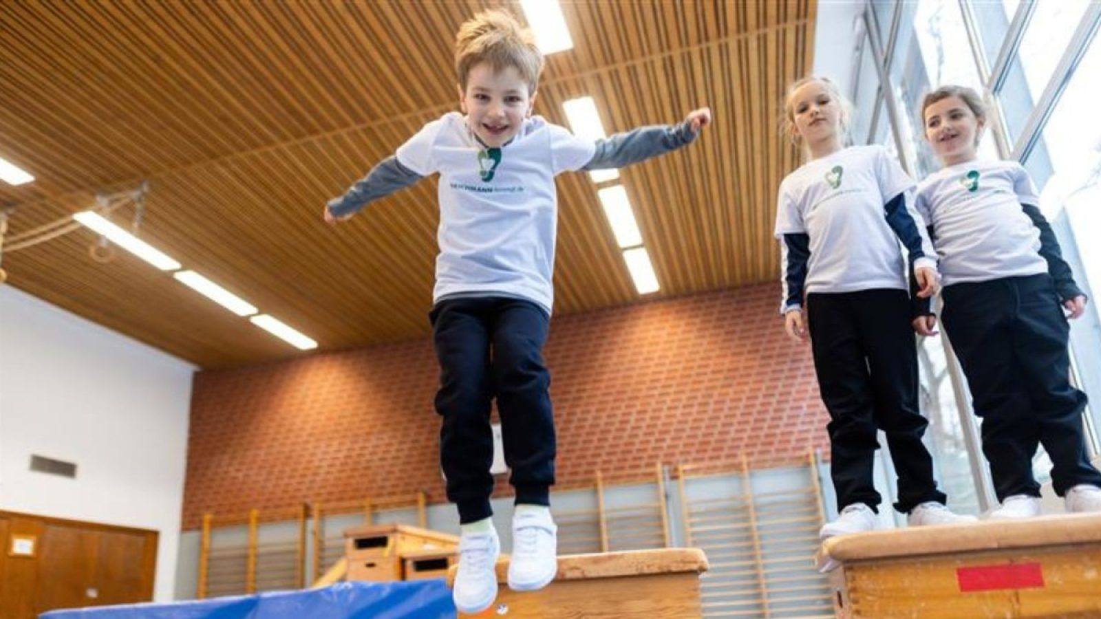 © DEICHMANN / Fotografie vierfotografen / Weiterer Text über ots und www.presseportal.de/nr/56381 / Die Verwendung dieses Bildes für redaktionelle Zwecke ist unter Beachtung aller mitgeteilten Nutzungsbedingungen zulässig und dann auch honorarfrei. Veröffentlichung ausschließlich mit Bildrechte-Hinweis.