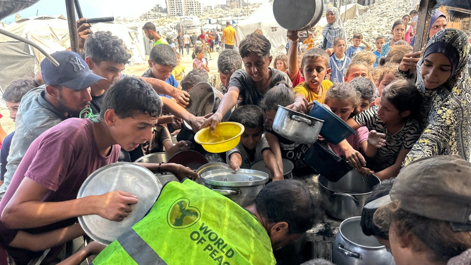 Food Bank von World of Peace e.V. in Gaza / Weiterer Text über ots und www.presseportal.de/nr/181489 / Die Verwendung dieses Bildes für redaktionelle Zwecke ist unter Beachtung aller mitgeteilten Nutzungsbedingungen zulässig und dann auch honorarfrei. Veröffentlichung ausschließlich mit Bildrechte-Hinweis.