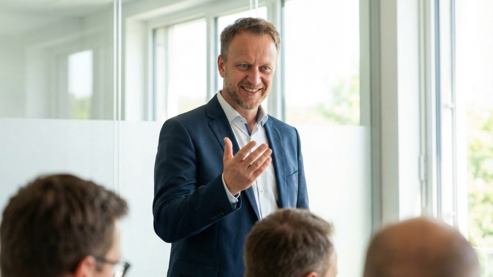 Heiko Weiland, Geschäftsführer der Vertriebskiste Consulting GmbH, begleitet Unternehmen im Rahmen der Führungskräftewerkstatt bei der Entwicklung moderner Führung. / Weiterer Text über ots und www.presseportal.de/nr/181653 / Die Verwendung dieses Bildes für redaktionelle Zwecke ist unter Beachtung aller mitgeteilten Nutzungsbedingungen zulässig und dann auch honorarfrei. Veröffentlichung ausschließlich mit Bildrechte-Hinweis.