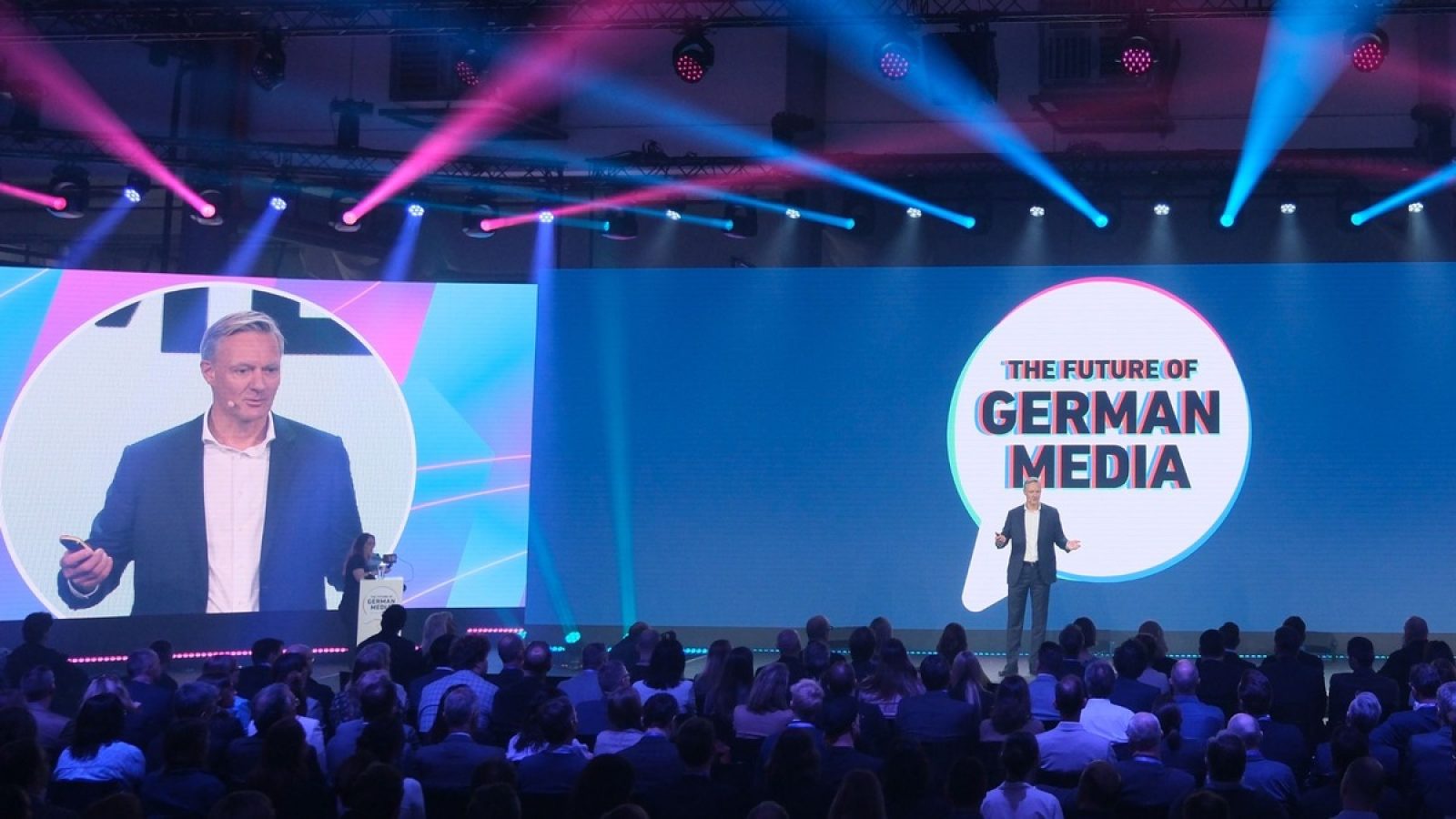 "Die nächsten drei bis fünf Jahre entscheiden über die nächsten drei bis fünf Jahrzehnte im Journalismus." - Thomas Düffert eröffnet Summit "The Future of German Media". MADSACK Mediengruppe / Weiterer Text über ots und www.presseportal.de/nr/107714 / Die Verwendung dieses Bildes für redaktionelle Zwecke ist unter Beachtung aller mitgeteilten Nutzungsbedingungen zulässig und dann auch honorarfrei. Veröffentlichung ausschließlich mit Bildrechte-Hinweis.