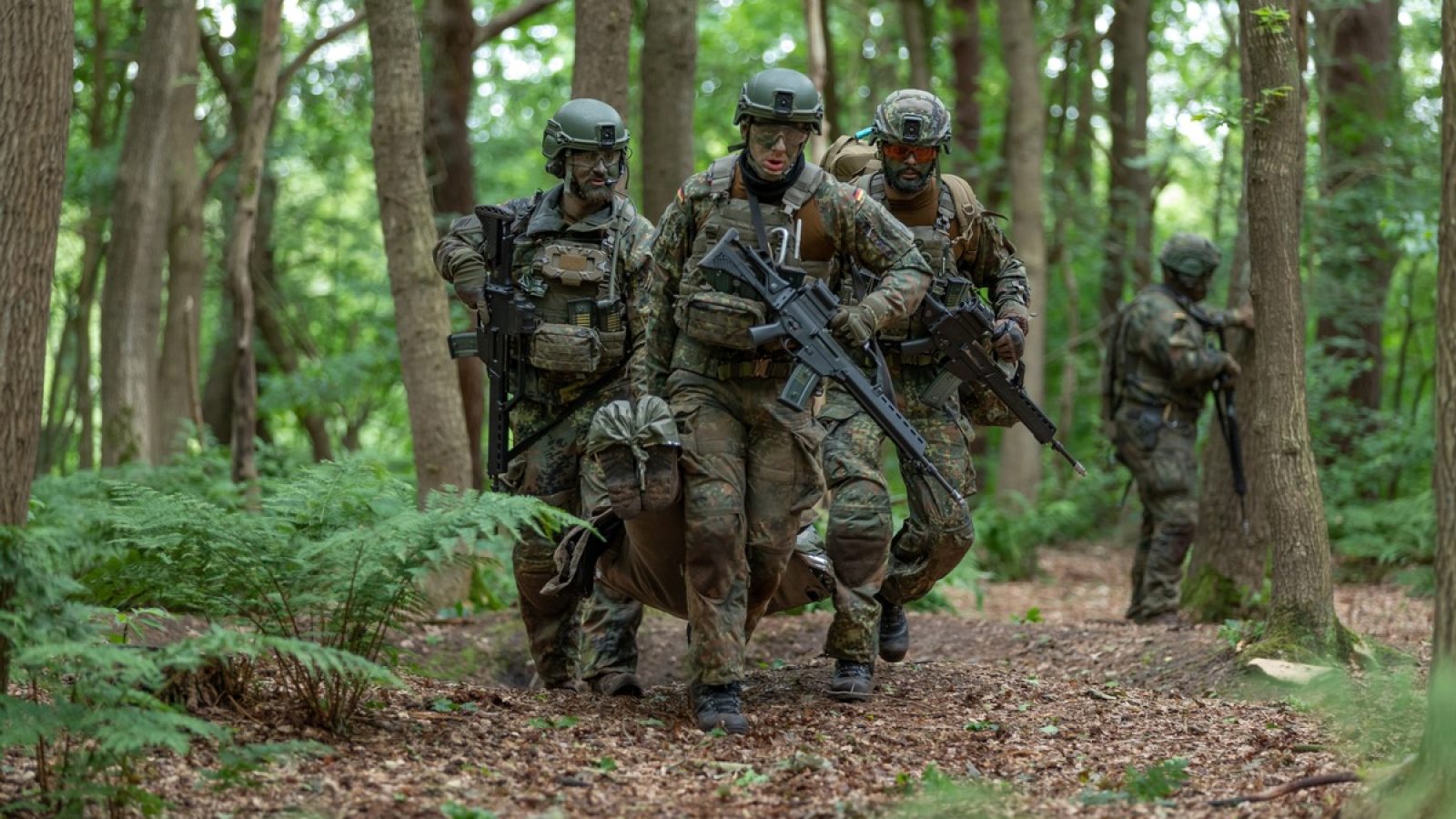 Der Transport Verwundeter von der Front in die Sanitätseinrichtung gestaltet sich aufgrund der zunehmenden Gefahr durch Drohnen immer schwieriger. / Weiterer Text über ots und www.presseportal.de/nr/176538 / Die Verwendung dieses Bildes für redaktionelle Zwecke ist unter Beachtung aller mitgeteilten Nutzungsbedingungen zulässig und dann auch honorarfrei. Veröffentlichung ausschließlich mit Bildrechte-Hinweis.