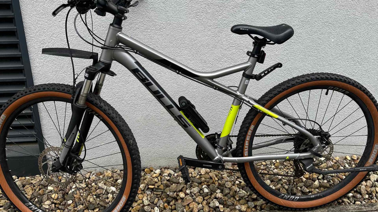 grau-gelbes Fahrrad