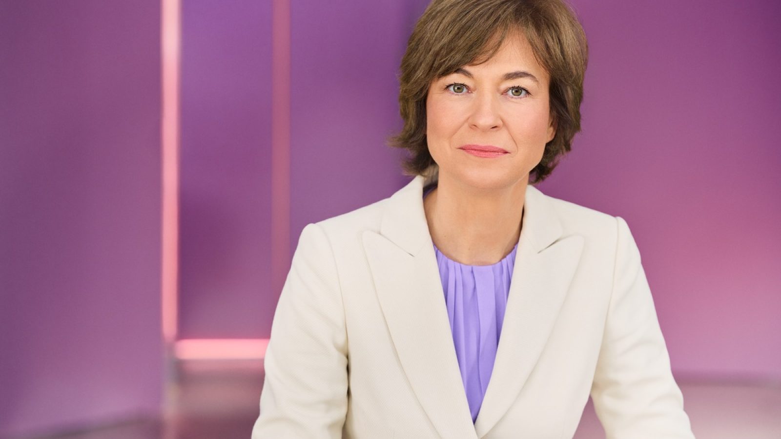 Maybrit Illner / Nutzung des Bildes für redaktionelle Berichterstattung inkl. Social Media / Nutzungsrecht: bis 22.02.2027 / Weiterer Text über ots und www.presseportal.de/nr/7840 / Die Verwendung dieses Bildes für redaktionelle Zwecke ist unter Beachtung aller mitgeteilten Nutzungsbedingungen zulässig und dann auch honorarfrei. Veröffentlichung ausschließlich mit Bildrechte-Hinweis.