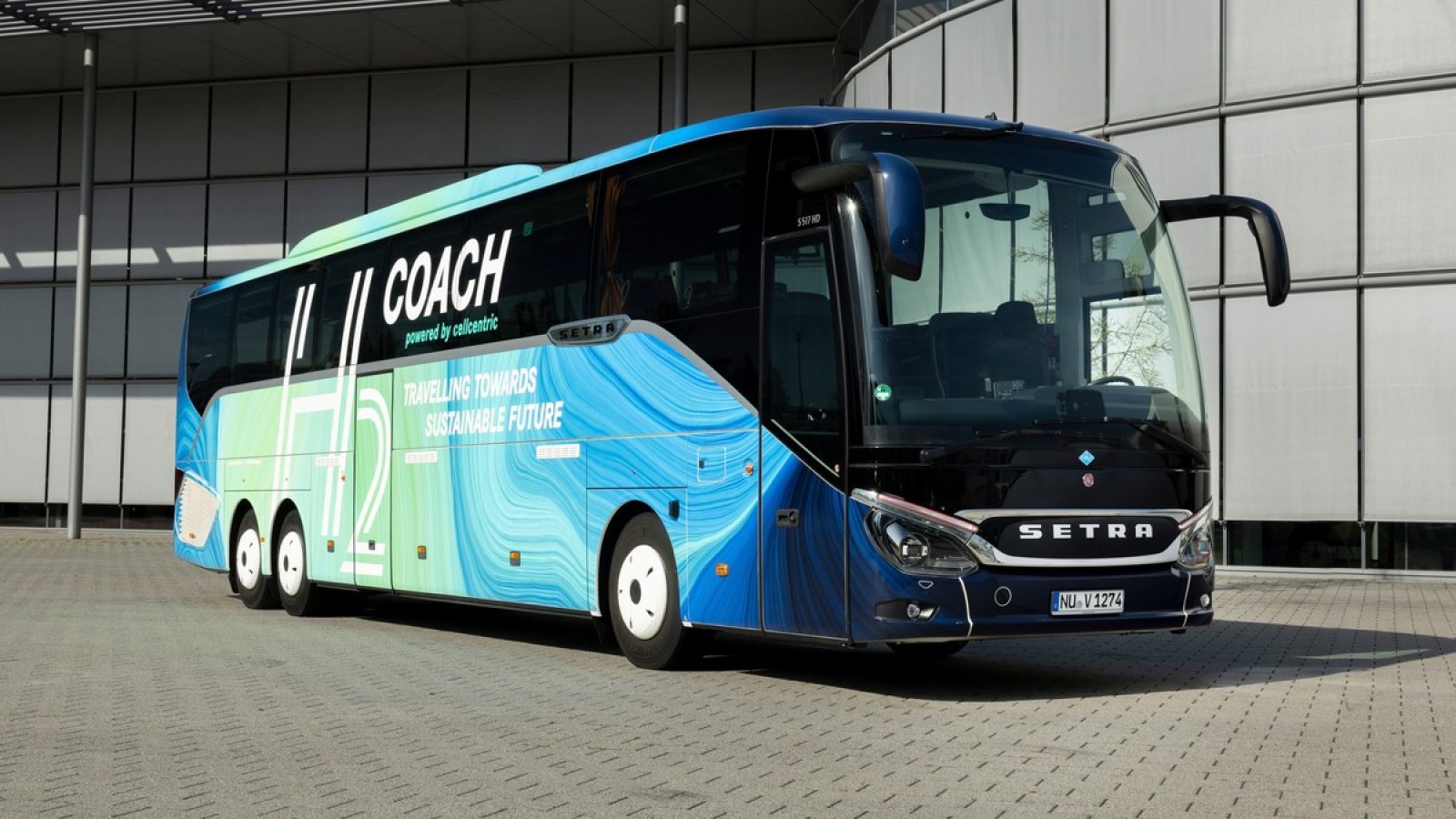 FEV and Daimler Buses have jointly developed the "H2 Coach", the first coach with a hydrogen-based fuel cell drive system. Source: Daimler Buses / Weiterer Text über ots und www.presseportal.de/nr/147479 / Die Verwendung dieses Bildes für redaktionelle Zwecke ist unter Beachtung aller mitgeteilten Nutzungsbedingungen zulässig und dann auch honorarfrei. Veröffentlichung ausschließlich mit Bildrechte-Hinweis.