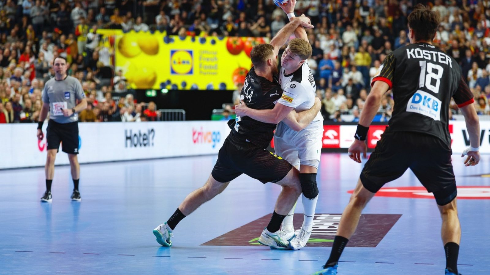 Lidl ist offizieller Frische-Partner der EHF Männer Handball-EM 2026 und fördert eine gesündere und nachhaltigere Ernährung | Foto: EHF / kolektiff / Weiterer Text über ots und www.presseportal.de/nr/58227 / Die Verwendung dieses Bildes für redaktionelle Zwecke ist unter Beachtung aller mitgeteilten Nutzungsbedingungen zulässig und dann auch honorarfrei. Veröffentlichung ausschließlich mit Bildrechte-Hinweis.