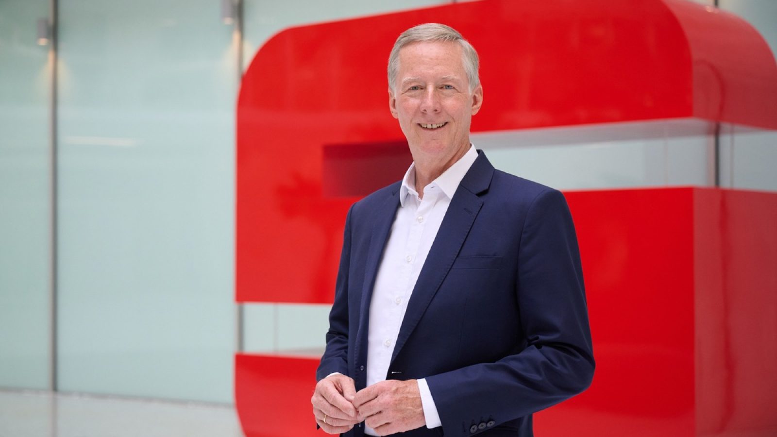 Haspa-Vorstandssprecher Dr. Harald Vogelsang in der Haspa-Zentrale im Deutschlandhaus / Weiterer Text über ots und www.presseportal.de/nr/56912 / Die Verwendung dieses Bildes für redaktionelle Zwecke ist unter Beachtung aller mitgeteilten Nutzungsbedingungen zulässig und dann auch honorarfrei. Veröffentlichung ausschließlich mit Bildrechte-Hinweis.