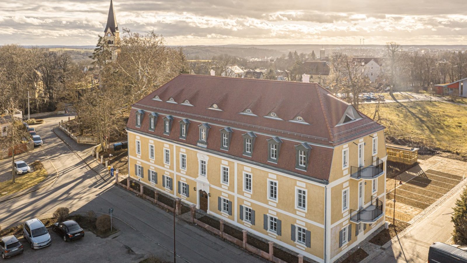 Das Herrenhaus in Grimma-Hohnstädt ist eine Denkmalimmobilie mit Geschichte / Weiterer Text über ots und www.presseportal.de/nr/179568 / Die Verwendung dieses Bildes für redaktionelle Zwecke ist unter Beachtung aller mitgeteilten Nutzungsbedingungen zulässig und dann auch honorarfrei. Veröffentlichung ausschließlich mit Bildrechte-Hinweis.