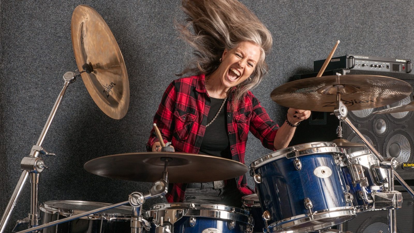 Nicht nur Menschen mit Hörminderung profitieren von der Expertise der Hörakustiker. Auch wer sein Gehör präventiv überprüfen oder gezielt schützen möchte, ist hier bestens aufgehoben: Beratungen und kostenlose Hörtest beim FGH-Hörakustiker: www.fgh-info.de / Weiterer Text über ots und www.presseportal.de/nr/25206 / Die Verwendung dieses Bildes für redaktionelle Zwecke ist unter Beachtung aller mitgeteilten Nutzungsbedingungen zulässig und dann auch honorarfrei. Veröffentlichung ausschließlich mit Bildrechte-Hinweis.