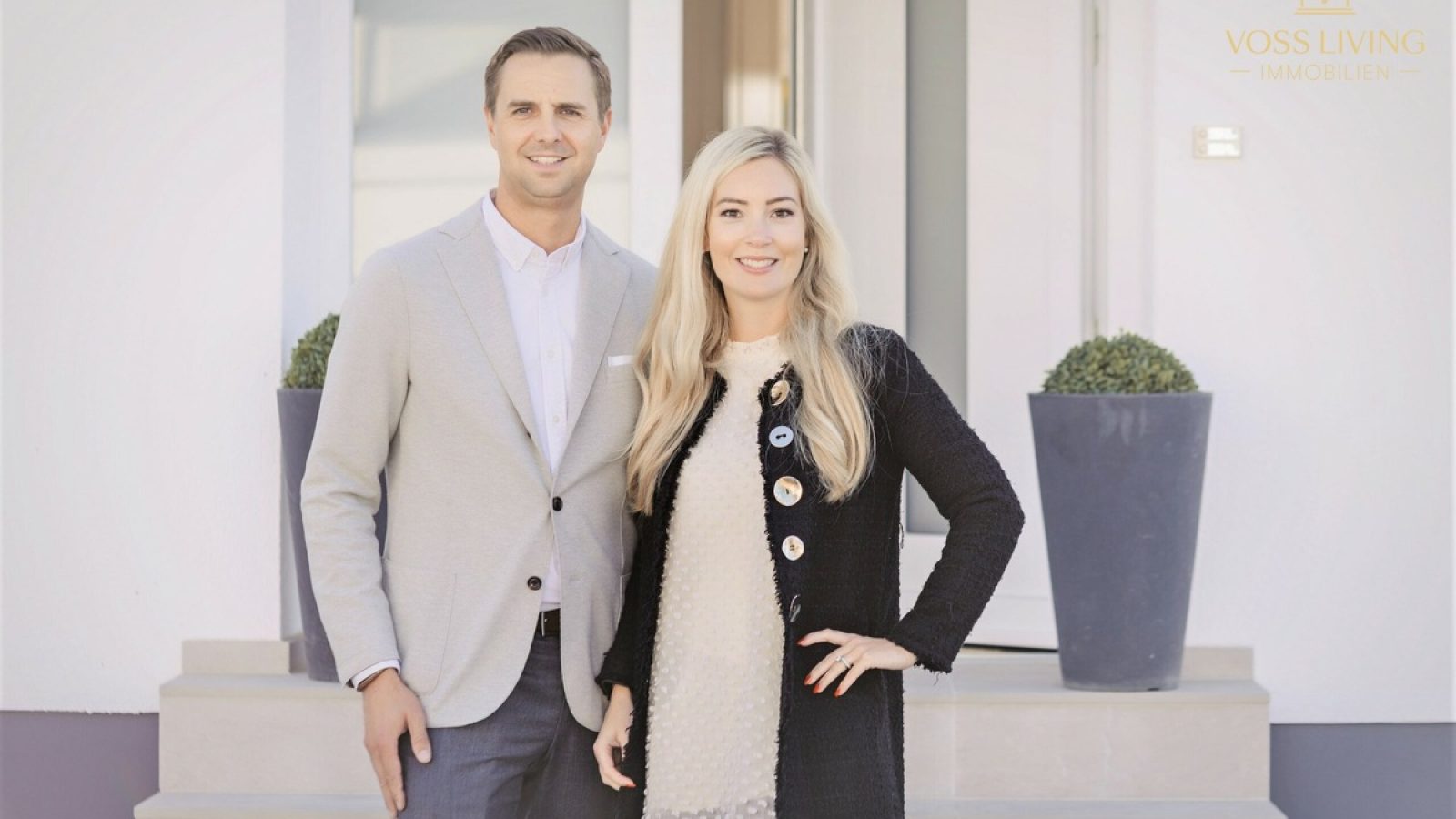 Jan Christian Voss (Inhaber, Geschäftsführer und Sachverständiger für Immobilienwertermittlung, TÜV Rheinland-Zertifiziert) und Katharina Voss (Inhaberin) / Weiterer Text über ots und www.presseportal.de/nr/179814 / Die Verwendung dieses Bildes für redaktionelle Zwecke ist unter Beachtung aller mitgeteilten Nutzungsbedingungen zulässig und dann auch honorarfrei. Veröffentlichung ausschließlich mit Bildrechte-Hinweis.