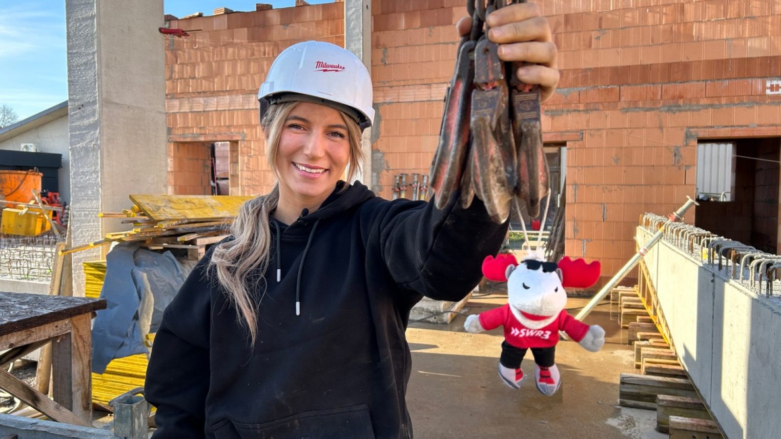 Influencerin "Tschulique" / Weiterer Text über ots und www.presseportal.de/nr/7169 / Die Verwendung dieses Bildes für redaktionelle Zwecke ist unter Beachtung aller mitgeteilten Nutzungsbedingungen zulässig und dann auch honorarfrei. Veröffentlichung ausschließlich mit Bildrechte-Hinweis.