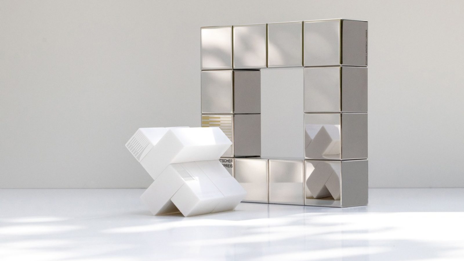 Das Bundesministerium für Wohnen, Stadtentwicklung und Bauwesen und die Bundesingenieurkammer loben gemeinsam den Deutschen Ingenieurbaupreis 2026 aus. Der Staatspreis ist die bedeutendste Auszeichnung für Ingenieurinnen und Ingenieure in Deutschland. Bewerbungen sind bis zum 6. März 2026 möglich. (c) Studio Lapatsch Unger / Weiterer Text über ots und www.presseportal.de/nr/18349 / Die Verwendung dieses Bildes für redaktionelle Zwecke ist unter Beachtung aller mitgeteilten Nutzungsbedingungen zulässig und dann auch honorarfrei. Veröffentlichung ausschließlich mit Bildrechte-Hinweis.