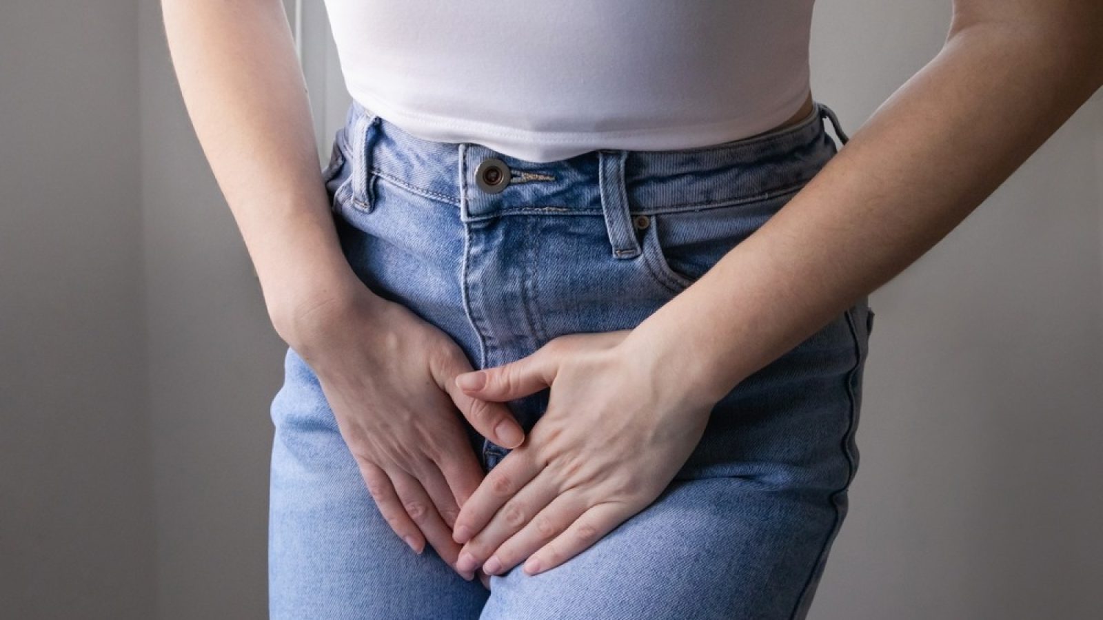 Tipps zur richtigen Anwendung von nicht-verschreibungspflichtigen Arzneimitteln für die weibliche Intimgesundheit gibt der Bundesverband der Pharmazeutischen Industrie (BPI) in einem Ratgeber (Foto: ©BPI/Shutterstock_alina_stor).

Hinweis: Die Verwendung des Fotos ist unter der Quellenangabe BPI/Shutterstock_alina_stor und in Verbindung mit der Pressemeldung honorarfrei. / Weiterer Text über ots und www.presseportal.de/nr/21085 / Die Verwendung dieses Bildes für redaktionelle Zwecke ist unter Beachtung aller mitgeteilten Nutzungsbedingungen zulässig und dann auch honorarfrei. Veröffentlichung ausschließlich mit Bildrechte-Hinweis.