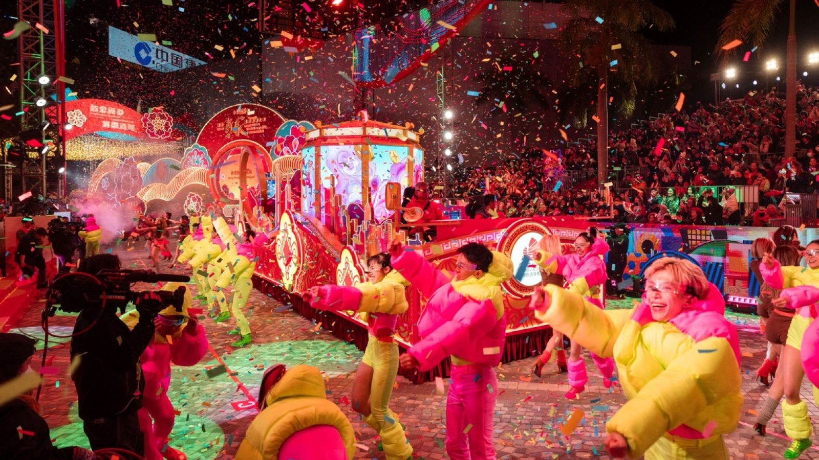 Best Fortune. World Party. - Hongkong feiert das Jahr des Pferdes / Weiterer Text über ots und www.presseportal.de/nr/150057 / Die Verwendung dieses Bildes für redaktionelle Zwecke ist unter Beachtung aller mitgeteilten Nutzungsbedingungen zulässig und dann auch honorarfrei. Veröffentlichung ausschließlich mit Bildrechte-Hinweis.