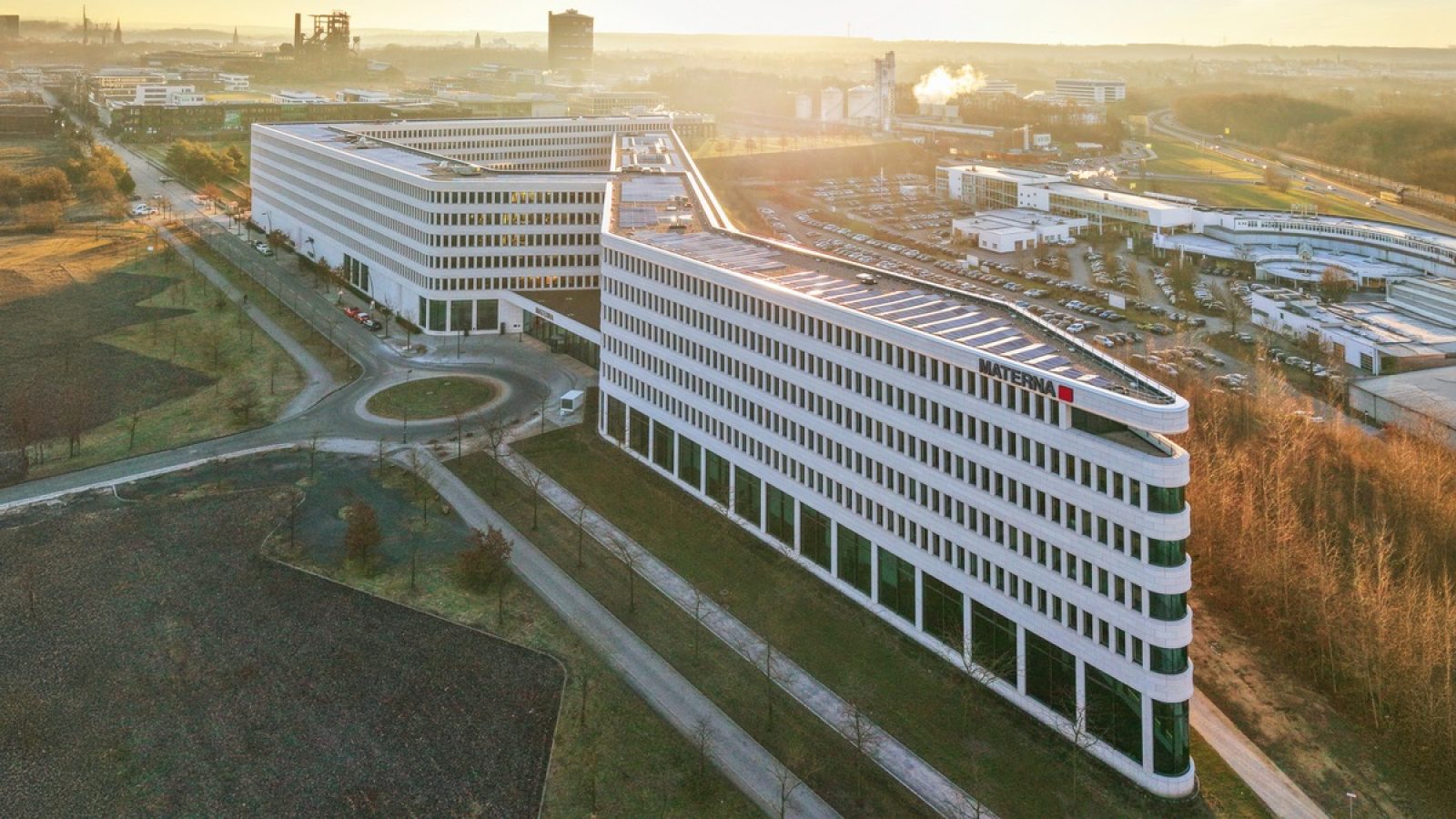 Das Materna-Headquarter in Dortmund: Ausgangspunkt für führende KI-gestützte Anwendungsentwicklung. / Weiterer Text über ots und www.presseportal.de/nr/15295 / Die Verwendung dieses Bildes für redaktionelle Zwecke ist unter Beachtung aller mitgeteilten Nutzungsbedingungen zulässig und dann auch honorarfrei. Veröffentlichung ausschließlich mit Bildrechte-Hinweis.