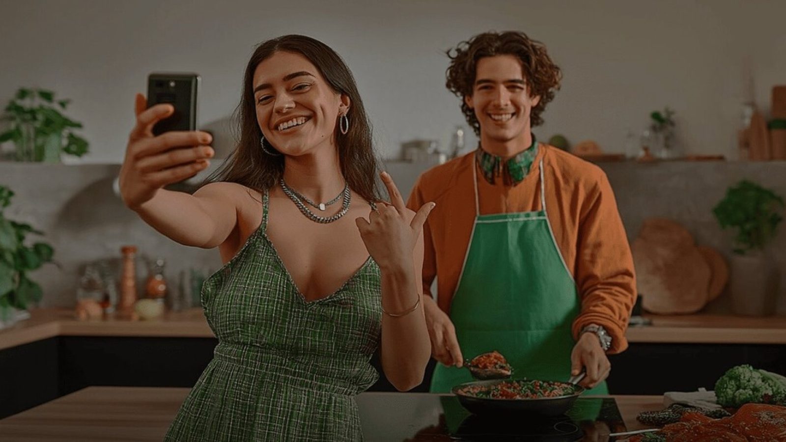 Kochen statt Dating-App? / Weiterer Text über ots und www.presseportal.de/nr/55039 / Die Verwendung dieses Bildes für redaktionelle Zwecke ist unter Beachtung aller mitgeteilten Nutzungsbedingungen zulässig und dann auch honorarfrei. Veröffentlichung ausschließlich mit Bildrechte-Hinweis.