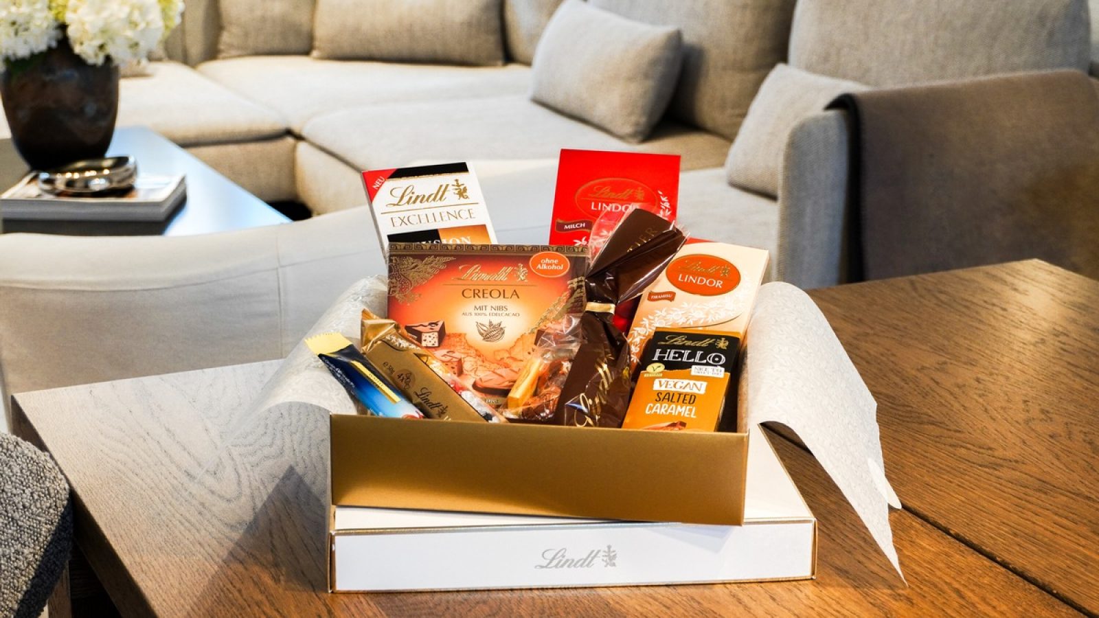 Lindt Chocoladen Abo / Weiterer Text über ots und www.presseportal.de/nr/61627 / Die Verwendung dieses Bildes für redaktionelle Zwecke ist unter Beachtung aller mitgeteilten Nutzungsbedingungen zulässig und dann auch honorarfrei. Veröffentlichung ausschließlich mit Bildrechte-Hinweis.