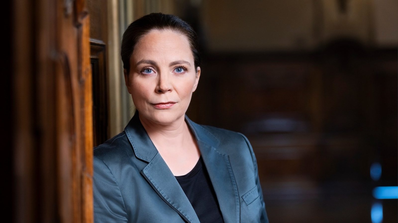 Thea Dorn/Nutzung des Bildes in Zusammenhang mit der Sendung inkl. Social Media. / Weiterer Text über ots und www.presseportal.de/nr/7840 / Die Verwendung dieses Bildes für redaktionelle Zwecke ist unter Beachtung aller mitgeteilten Nutzungsbedingungen zulässig und dann auch honorarfrei. Veröffentlichung ausschließlich mit Bildrechte-Hinweis.