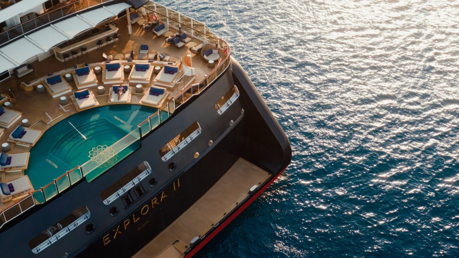 Während Sie sich verwöhnen lassen, trägt Sie das Schiff an einige der faszinierendsten Orte unseres Planeten. Die Routen sind sorgfältig komponierte Mischungen aus ikonischen Reisezielen und versteckten Juwelen, die abseits der ausgetretenen Pfade liegen. / Weiterer Text über ots und www.presseportal.de/nr/181669 / Die Verwendung dieses Bildes für redaktionelle Zwecke ist unter Beachtung aller mitgeteilten Nutzungsbedingungen zulässig und dann auch honorarfrei. Veröffentlichung ausschließlich mit Bildrechte-Hinweis.