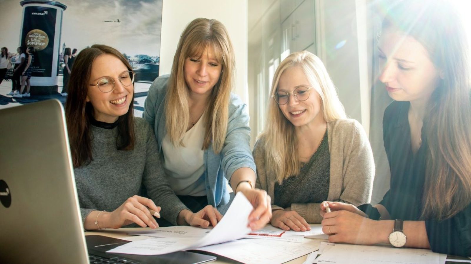 KWADRAT Werbeagentur / Weiterer Text über ots und www.presseportal.de/nr/179117 / Die Verwendung dieses Bildes für redaktionelle Zwecke ist unter Beachtung aller mitgeteilten Nutzungsbedingungen zulässig und dann auch honorarfrei. Veröffentlichung ausschließlich mit Bildrechte-Hinweis.