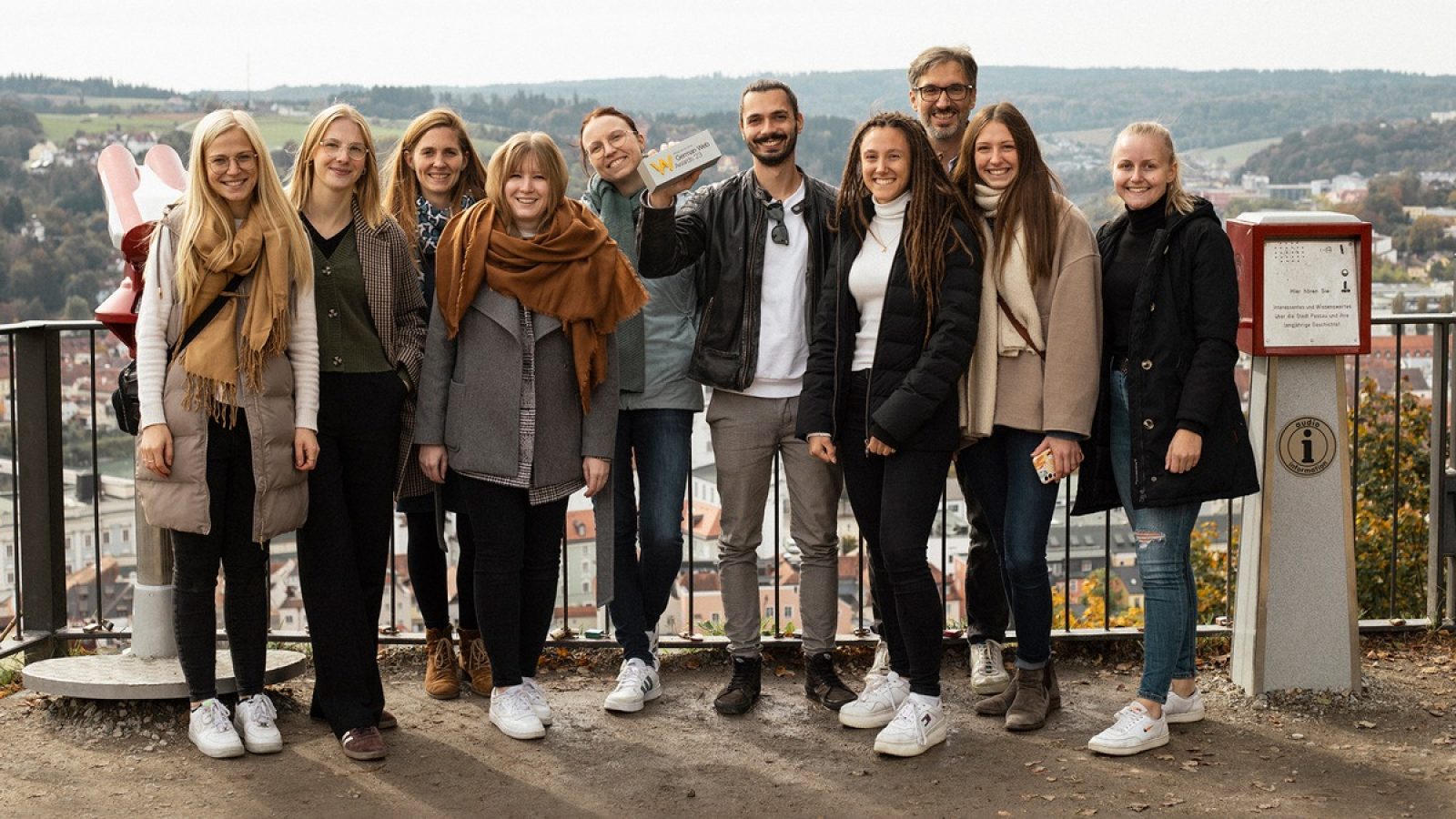 Das Team von KWADRAT / Weiterer Text über ots und www.presseportal.de/nr/179117 / Die Verwendung dieses Bildes für redaktionelle Zwecke ist unter Beachtung aller mitgeteilten Nutzungsbedingungen zulässig und dann auch honorarfrei. Veröffentlichung ausschließlich mit Bildrechte-Hinweis.