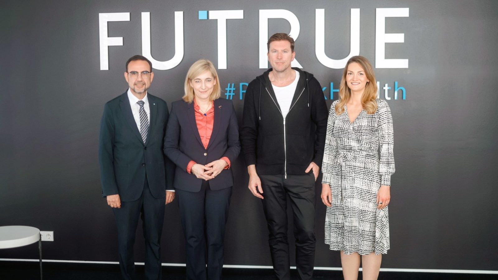 Bundesgesundheitsministerin Nina Warken, Bayerns Gesundheitsministerin Judith Gerlach und CSU-Fraktionschef Klaus Holetschek besuchen FUTRUE / Weiterer Text über ots und www.presseportal.de/nr/179988 / Die Verwendung dieses Bildes für redaktionelle Zwecke ist unter Beachtung aller mitgeteilten Nutzungsbedingungen zulässig und dann auch honorarfrei. Veröffentlichung ausschließlich mit Bildrechte-Hinweis.